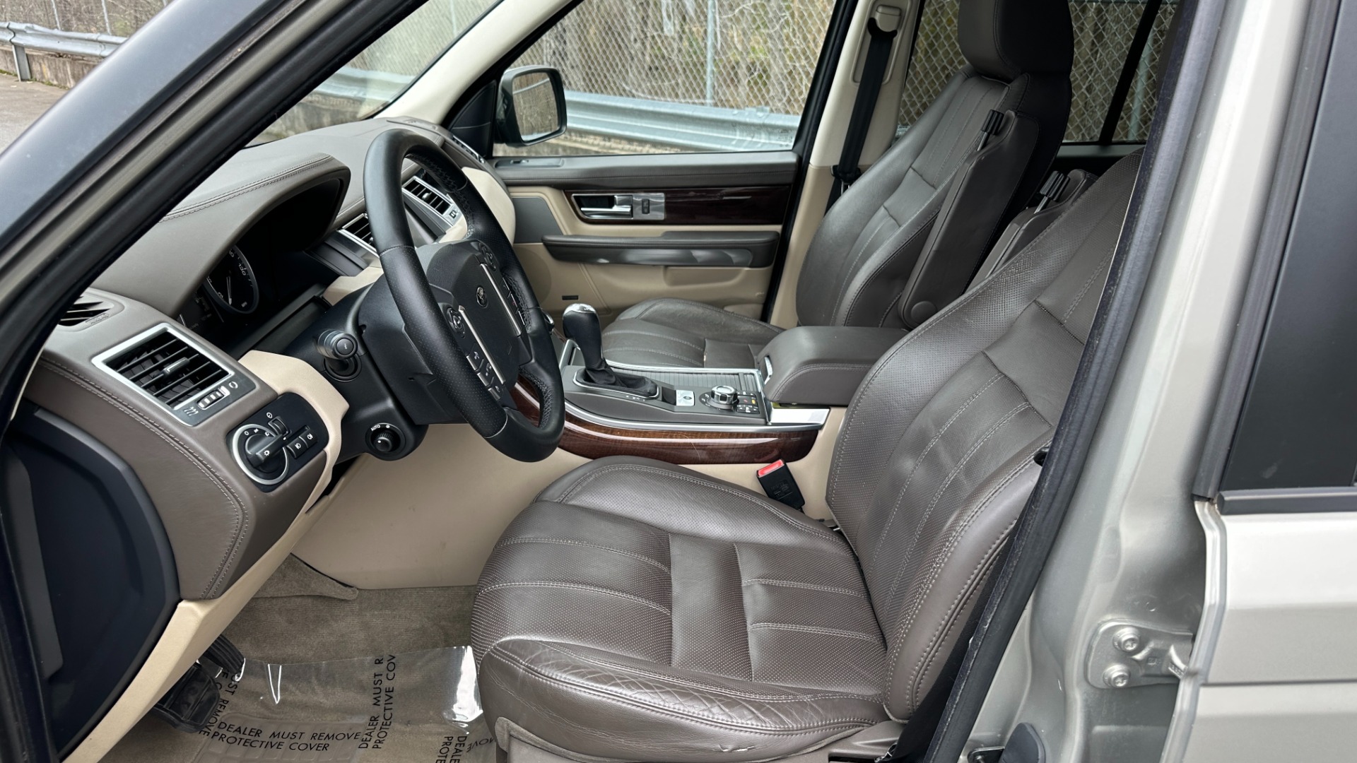 Used 2011 Land Rover Range Rover Sport HSE LUX / LEATHER / WOOD TRIM / LUXURY INTERIOR PKG / DIGITAL AND SAT RADIO for sale Sold at Formula Imports in Charlotte NC 28227 12