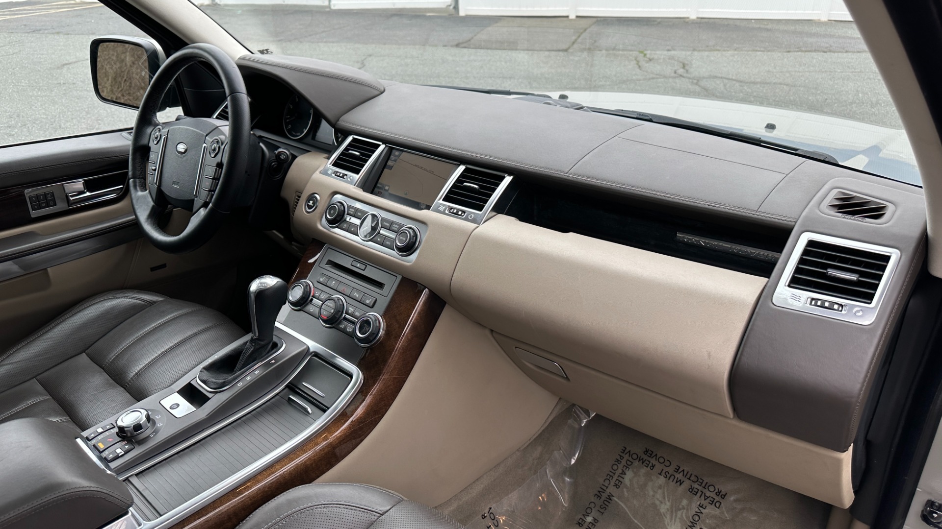 Used 2011 Land Rover Range Rover Sport HSE LUX / LEATHER / WOOD TRIM / LUXURY INTERIOR PKG / DIGITAL AND SAT RADIO for sale Sold at Formula Imports in Charlotte NC 28227 13