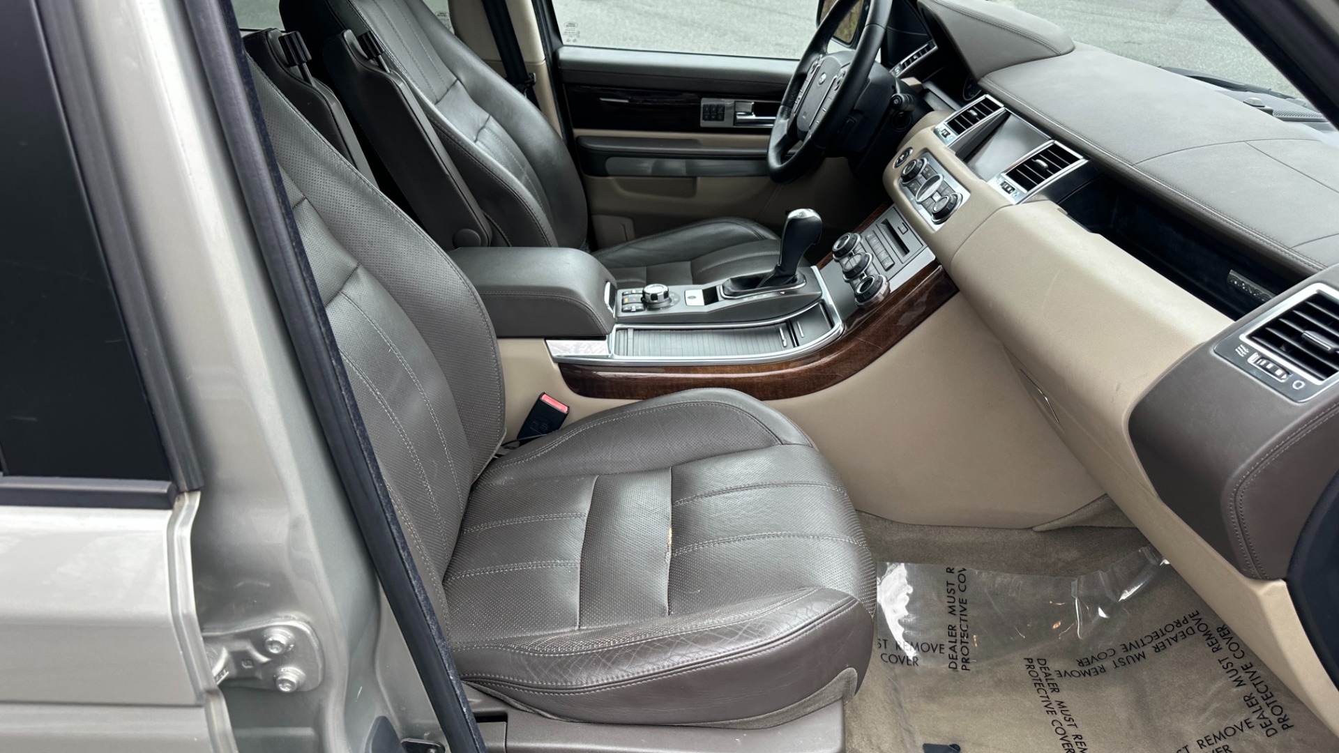 Used 2011 Land Rover Range Rover Sport HSE LUX / LEATHER / WOOD TRIM / LUXURY INTERIOR PKG / DIGITAL AND SAT RADIO for sale Sold at Formula Imports in Charlotte NC 28227 15