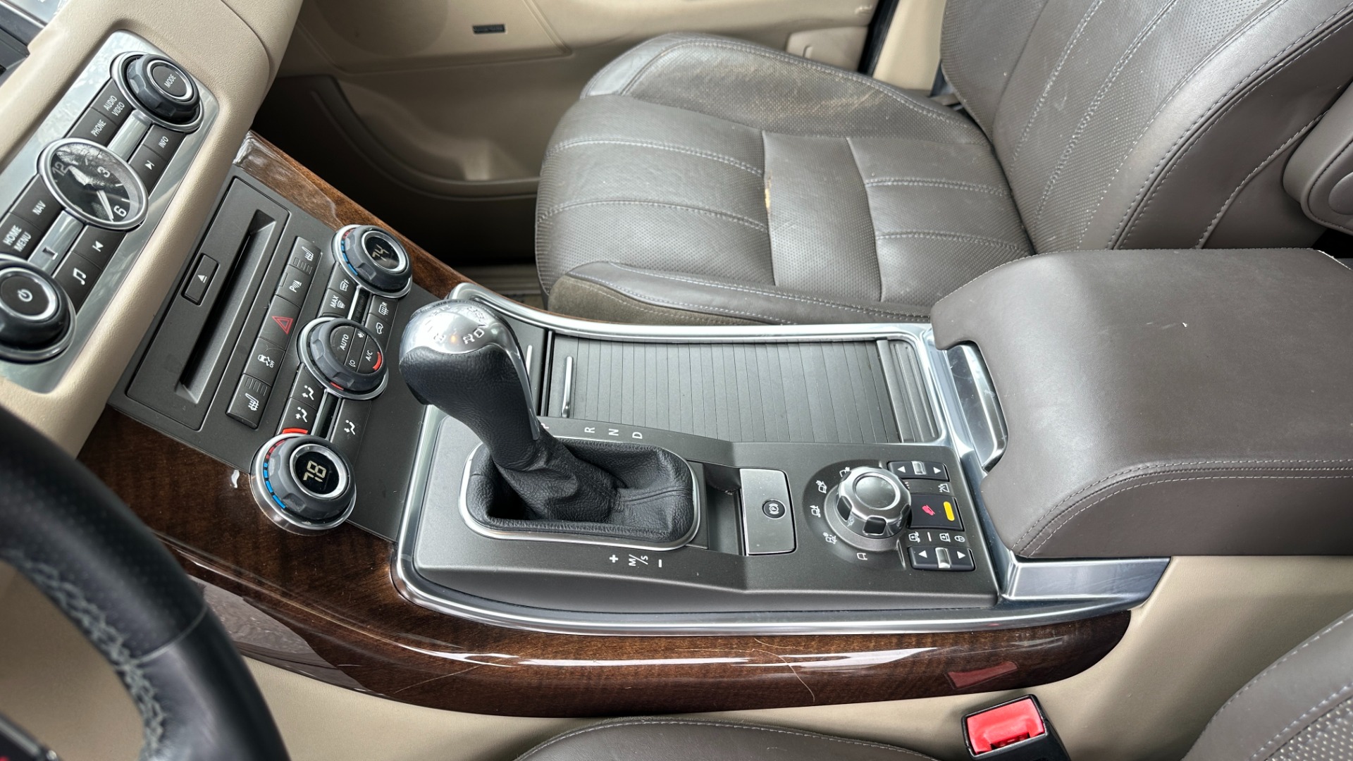 Used 2011 Land Rover Range Rover Sport HSE LUX / LEATHER / WOOD TRIM / LUXURY INTERIOR PKG / DIGITAL AND SAT RADIO for sale Sold at Formula Imports in Charlotte NC 28227 18