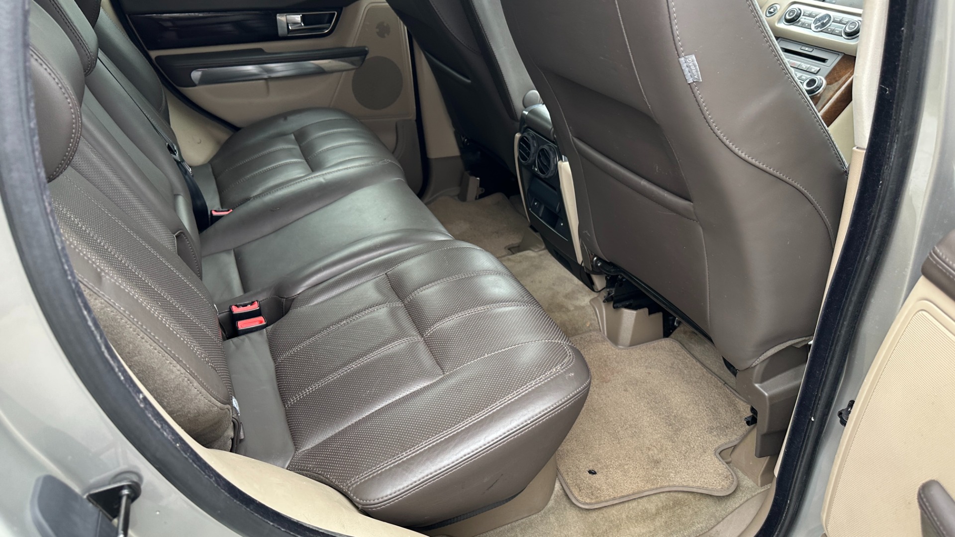 Used 2011 Land Rover Range Rover Sport HSE LUX / LEATHER / WOOD TRIM / LUXURY INTERIOR PKG / DIGITAL AND SAT RADIO for sale Sold at Formula Imports in Charlotte NC 28227 26