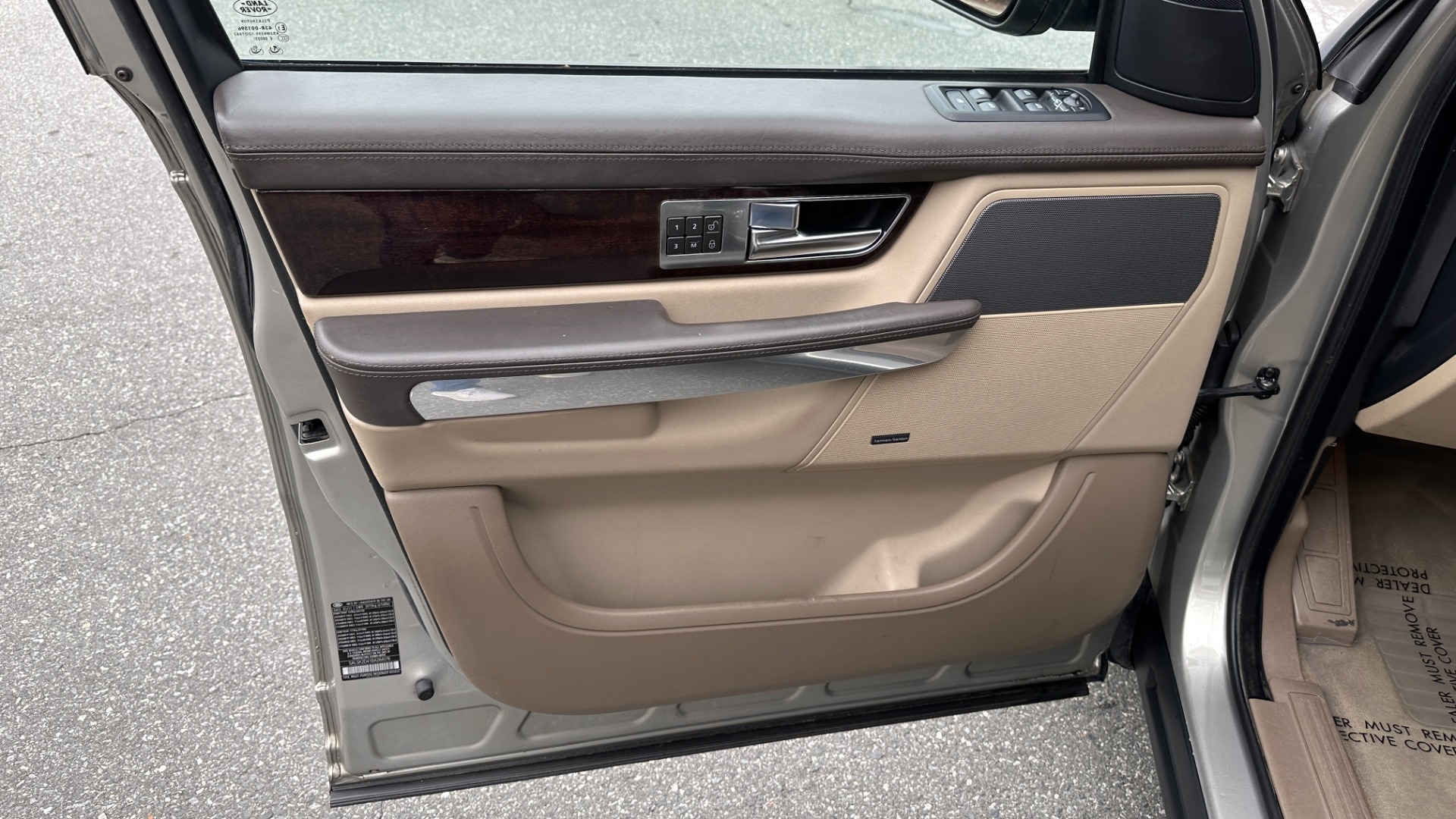 Used 2011 Land Rover Range Rover Sport HSE LUX / LEATHER / WOOD TRIM / LUXURY INTERIOR PKG / DIGITAL AND SAT RADIO for sale Sold at Formula Imports in Charlotte NC 28227 35