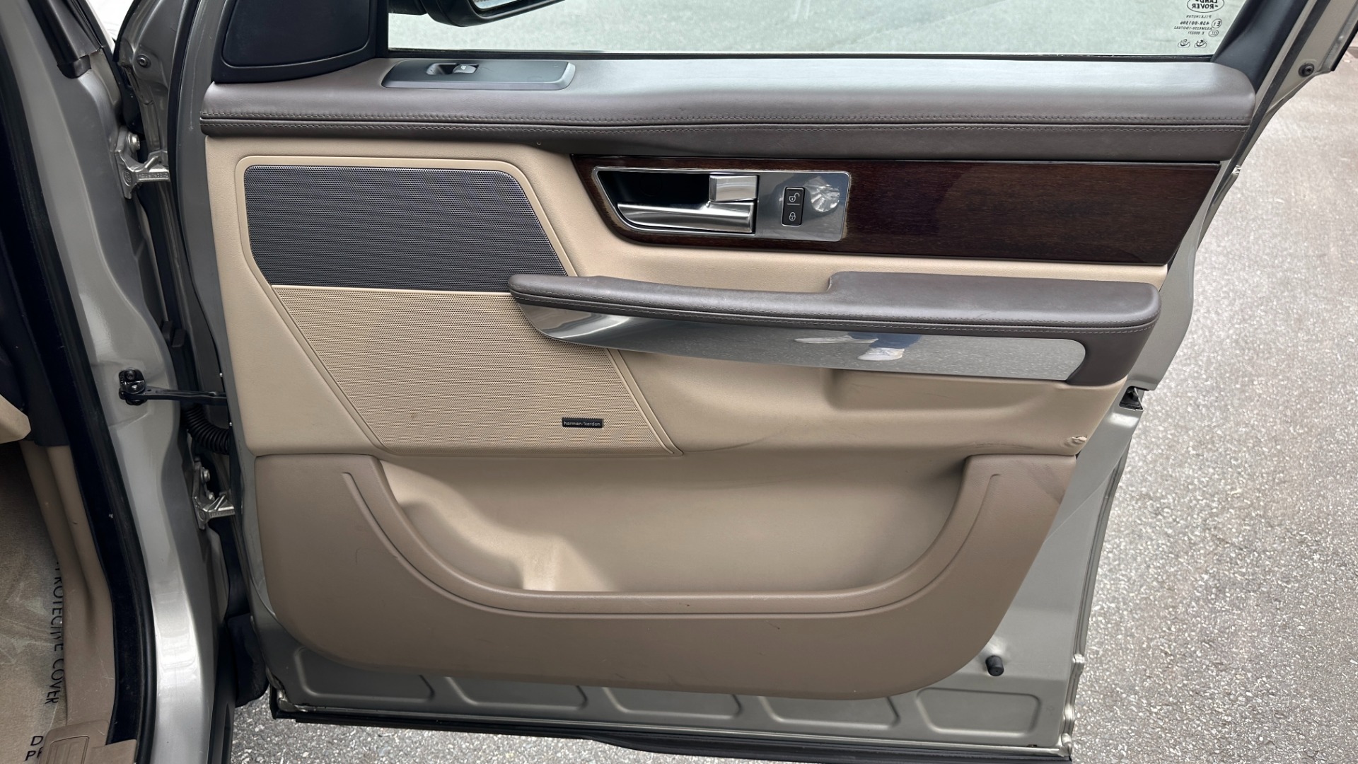 Used 2011 Land Rover Range Rover Sport HSE LUX / LEATHER / WOOD TRIM / LUXURY INTERIOR PKG / DIGITAL AND SAT RADIO for sale Sold at Formula Imports in Charlotte NC 28227 36