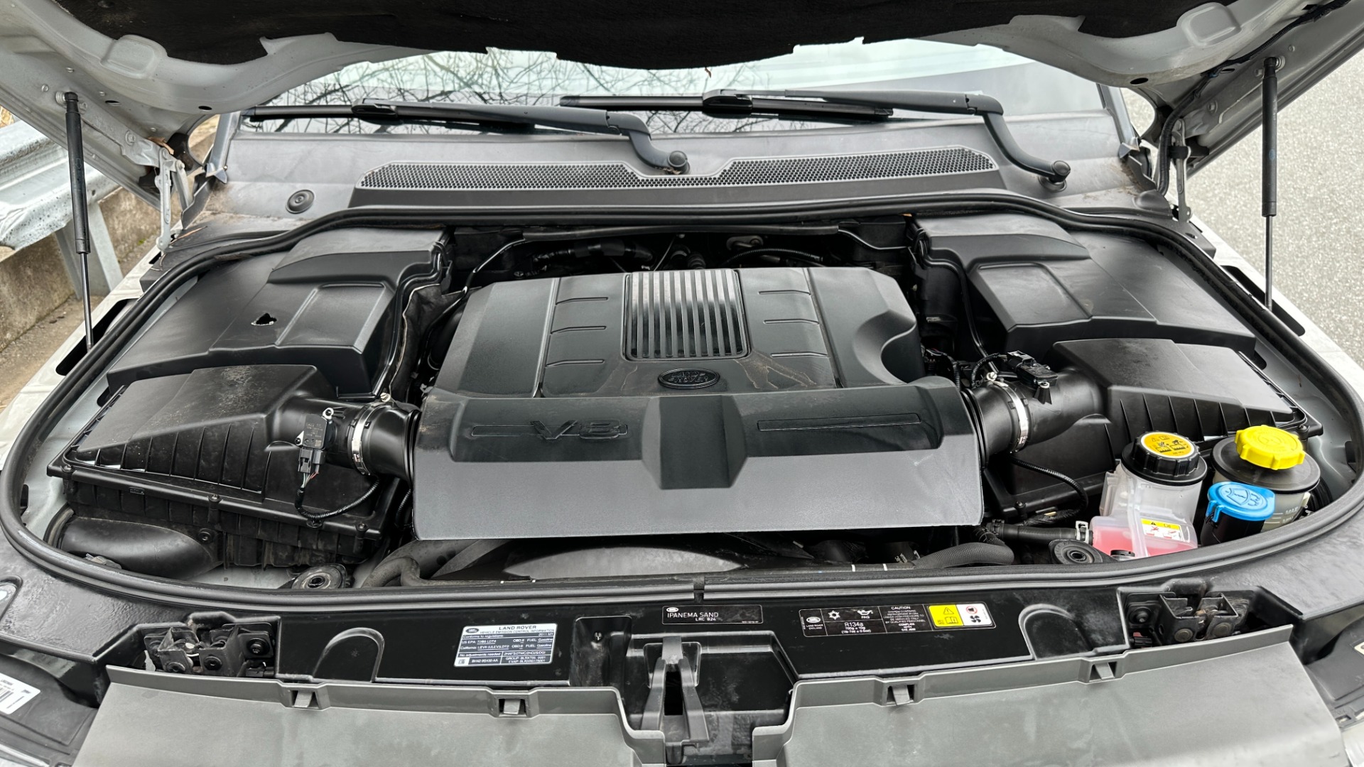 Used 2011 Land Rover Range Rover Sport HSE LUX for sale Sold at Formula Imports in Charlotte NC 28227 38