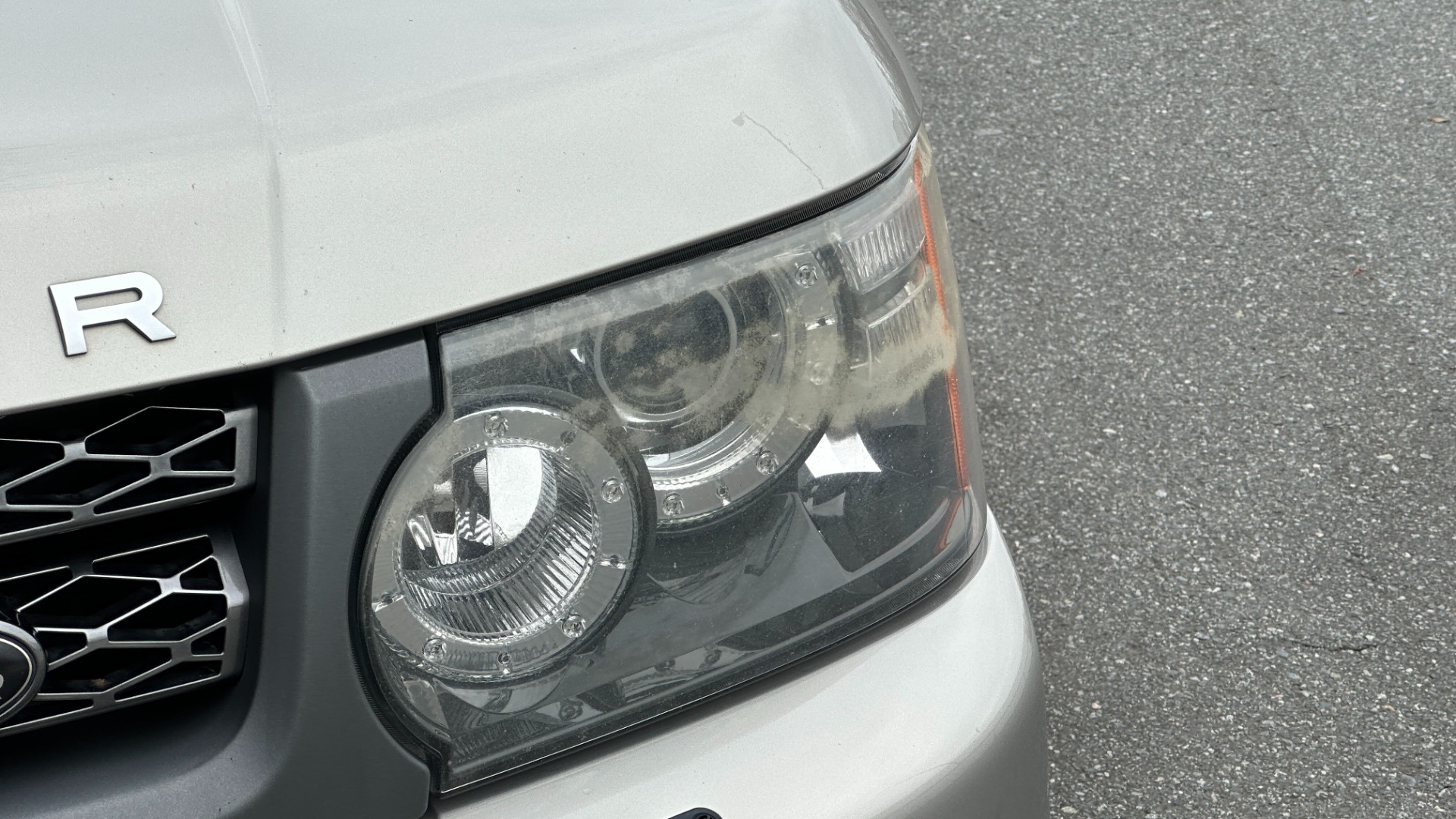 Used 2011 Land Rover Range Rover Sport HSE LUX for sale Sold at Formula Imports in Charlotte NC 28227 43
