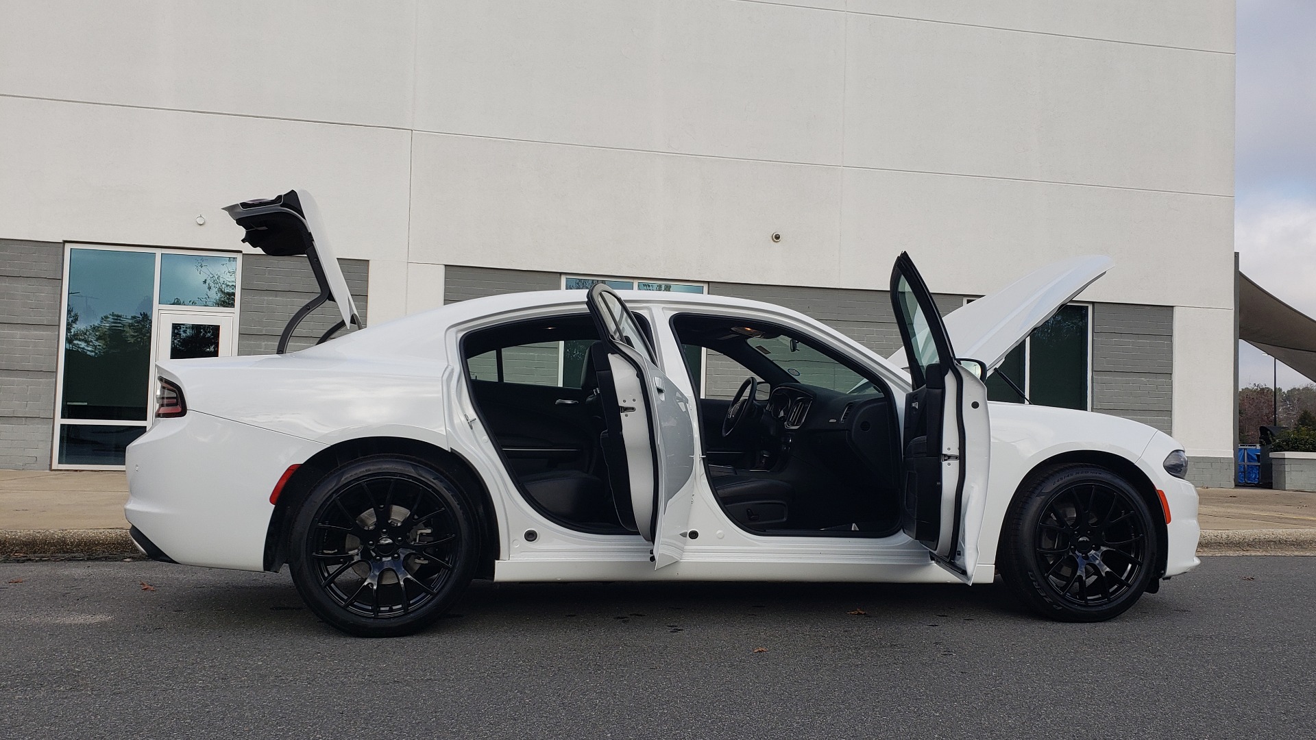 Used 2020 Dodge CHARGER SXT / RWD / V6 / 8-SPD AUTO / LTHR / HTD STS / SUNROOF / REARVIEW for sale Sold at Formula Imports in Charlotte NC 28227 11