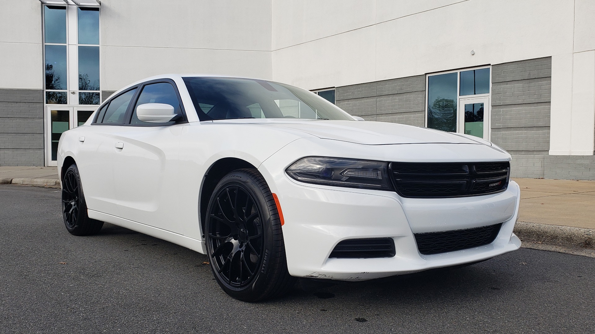 Used 2020 Dodge CHARGER SXT / RWD / V6 / 8-SPD AUTO / LTHR / HTD STS / SUNROOF / REARVIEW for sale Sold at Formula Imports in Charlotte NC 28227 2