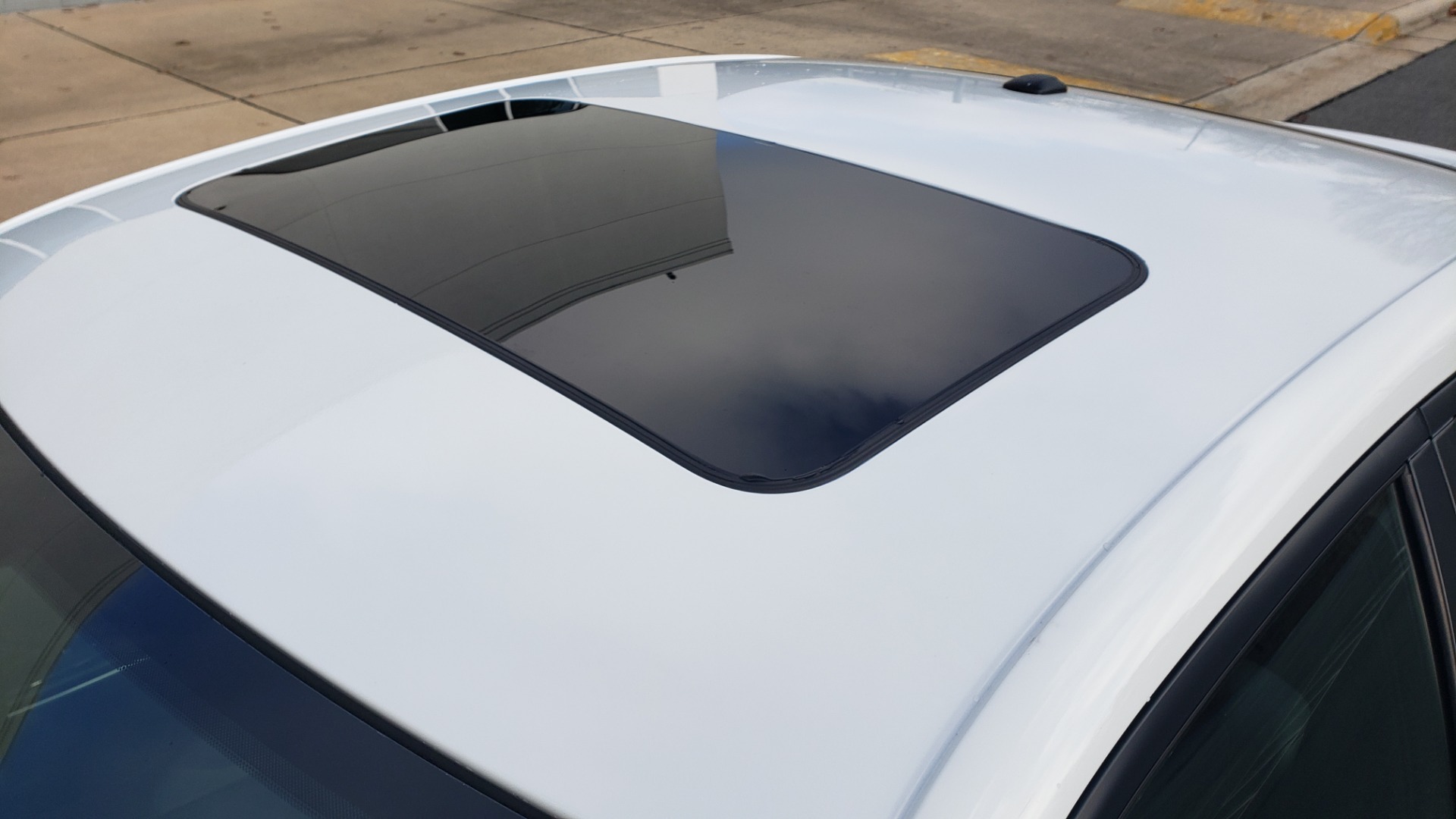 Used 2020 Dodge CHARGER SXT / RWD / V6 / 8-SPD AUTO / LTHR / HTD STS / SUNROOF / REARVIEW for sale Sold at Formula Imports in Charlotte NC 28227 25