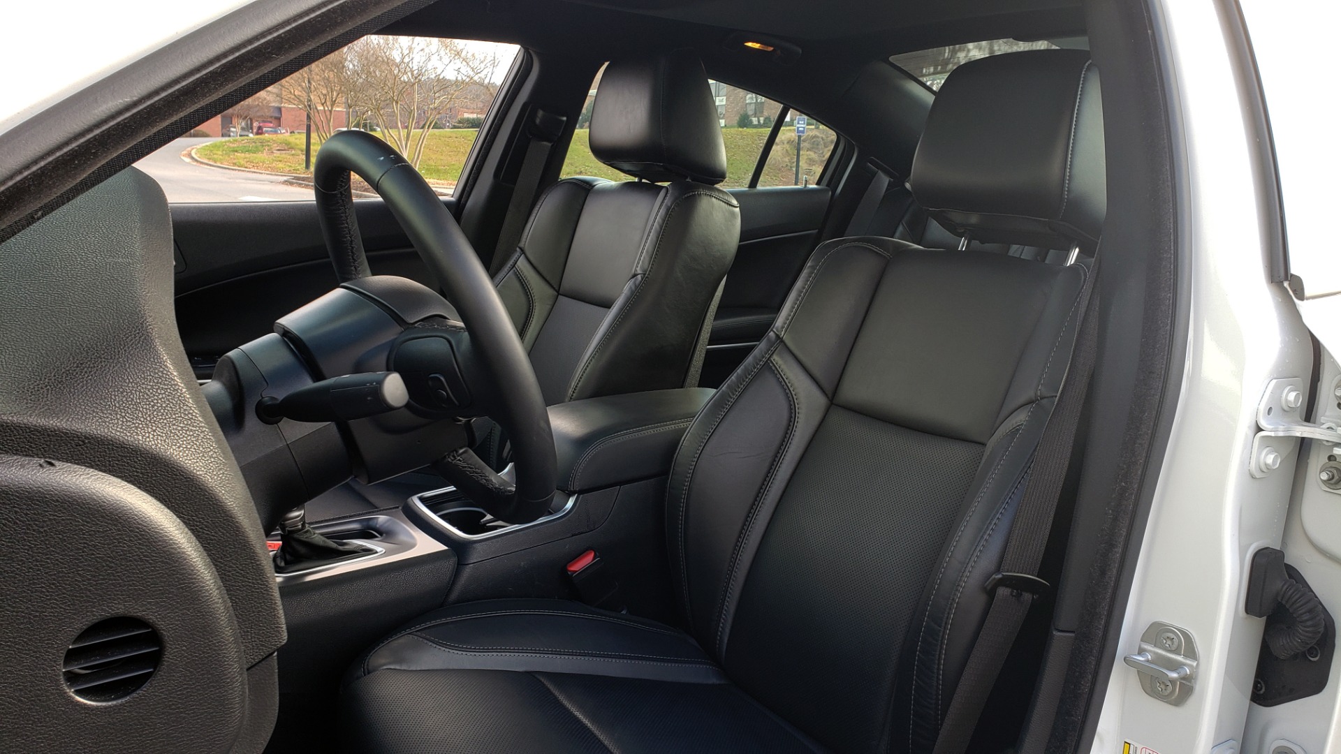 Used 2020 Dodge CHARGER SXT / RWD / V6 / 8-SPD AUTO / LTHR / HTD STS / SUNROOF / REARVIEW for sale Sold at Formula Imports in Charlotte NC 28227 34