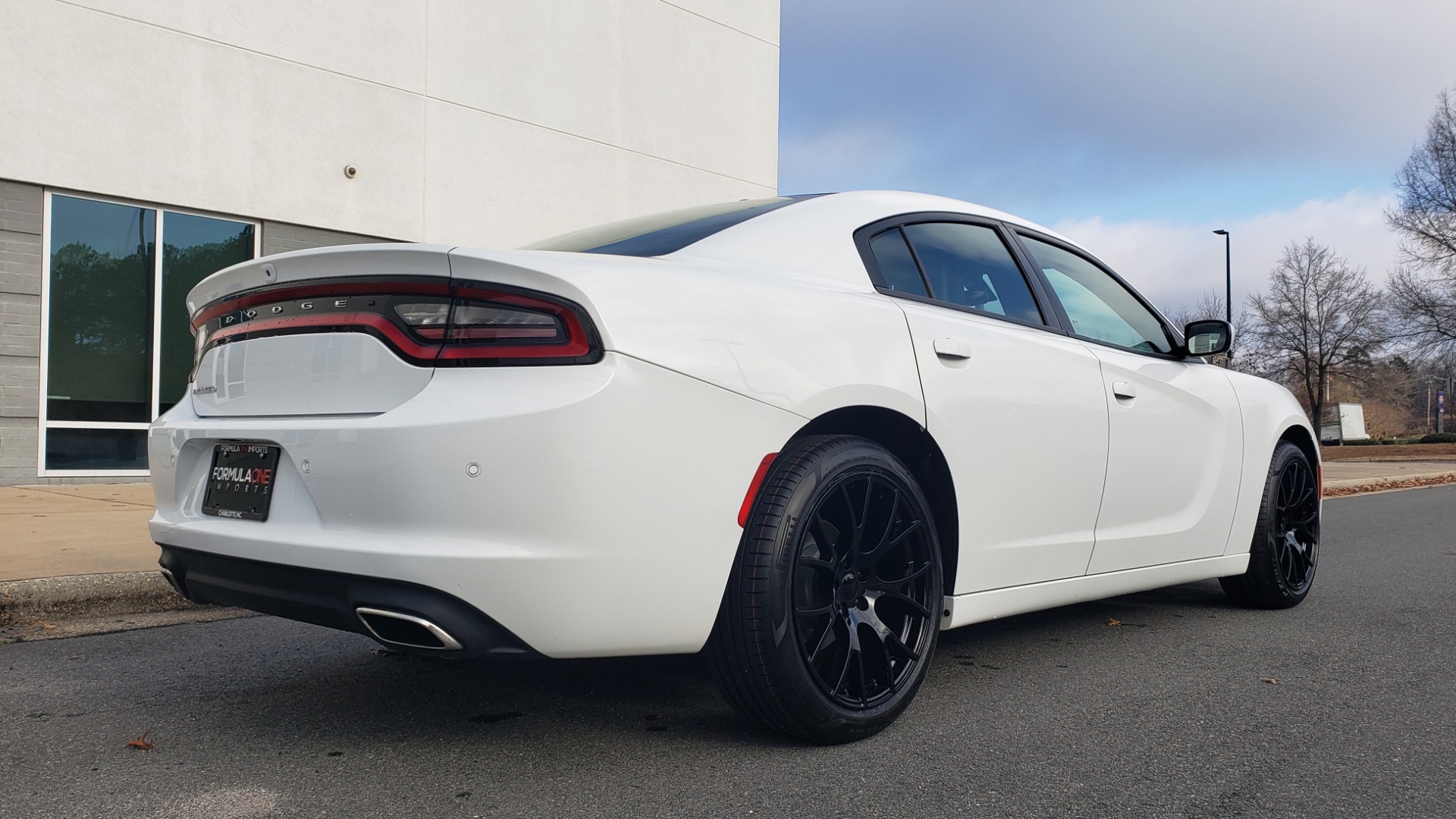 Used 2020 Dodge CHARGER SXT / RWD / V6 / 8-SPD AUTO / LTHR / HTD STS / SUNROOF / REARVIEW for sale Sold at Formula Imports in Charlotte NC 28227 6
