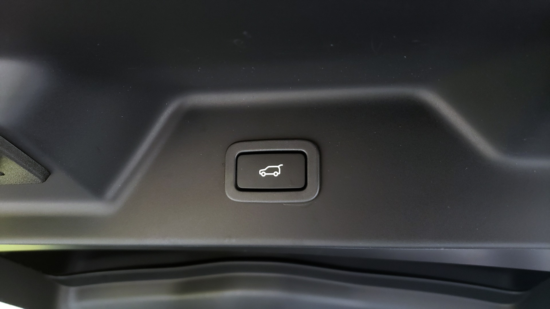 Used 2018 Land Rover RANGE ROVER AUTOBIOGRAPHY SC V8 / LONG / NAV / PANOROOF / ENT SYS / REARVIEW for sale Sold at Formula Imports in Charlotte NC 28227 23