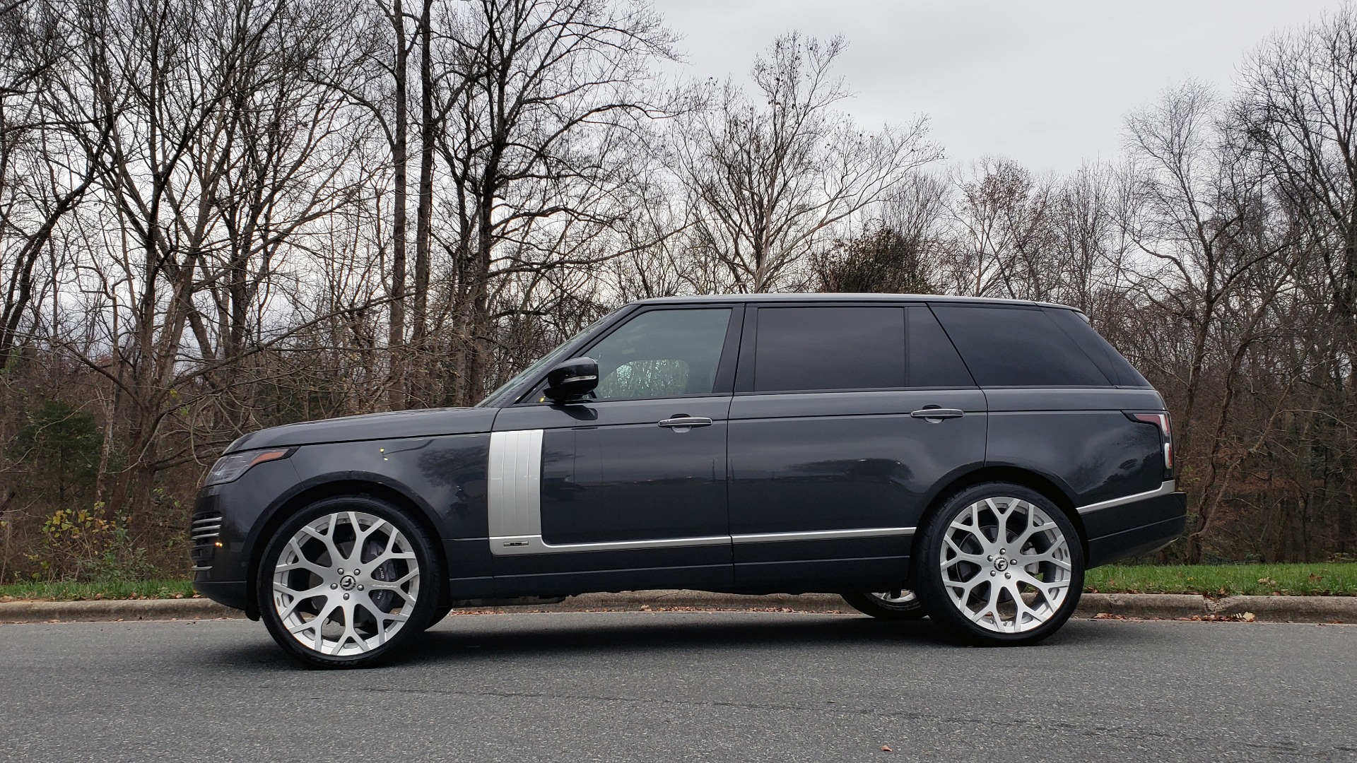 Used 2018 Land Rover RANGE ROVER AUTOBIOGRAPHY SC V8 / LONG / NAV / PANOROOF / ENT SYS / REARVIEW for sale Sold at Formula Imports in Charlotte NC 28227 3