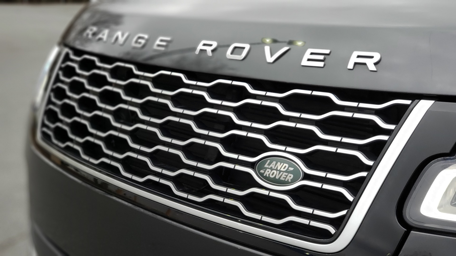 Used 2018 Land Rover RANGE ROVER AUTOBIOGRAPHY SC V8 / LONG / NAV / PANOROOF / ENT SYS / REARVIEW for sale Sold at Formula Imports in Charlotte NC 28227 30