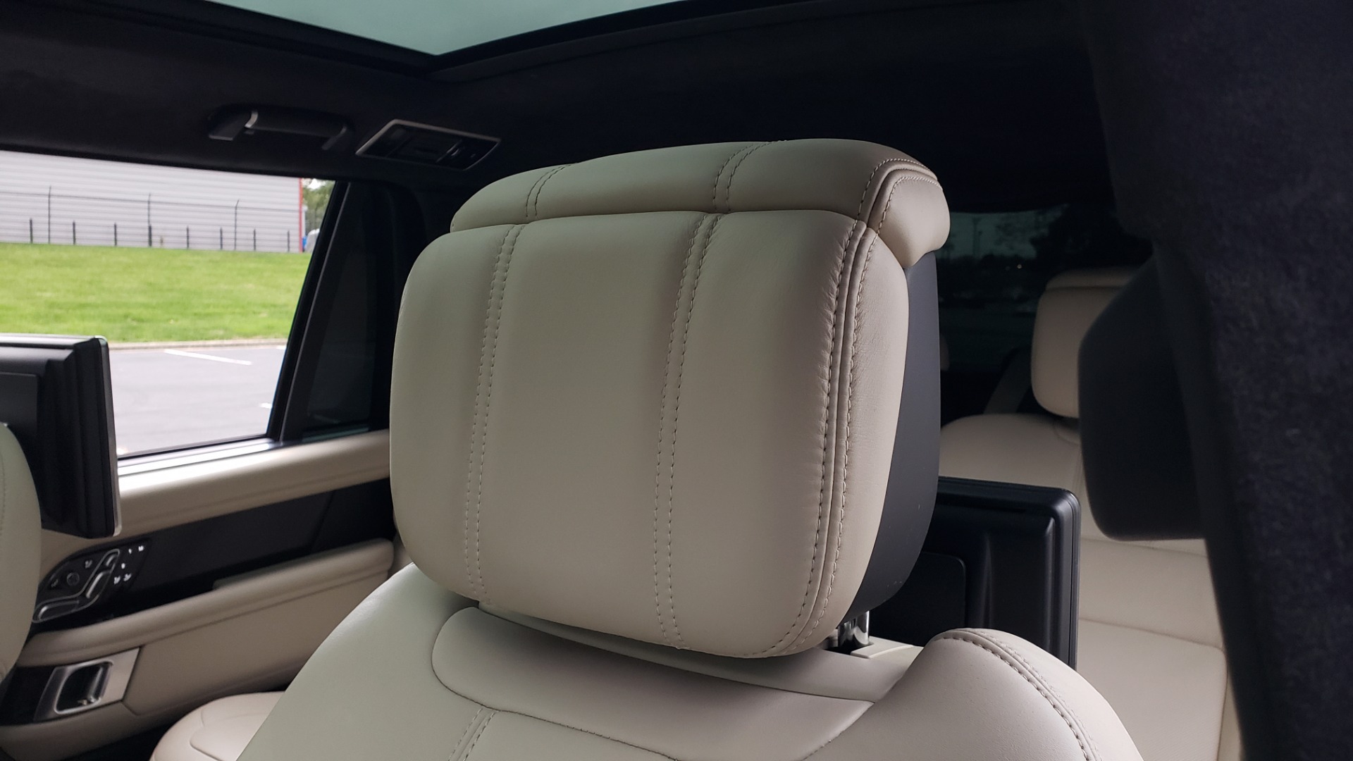 Used 2018 Land Rover RANGE ROVER AUTOBIOGRAPHY SC V8 / LONG / NAV / PANOROOF / ENT SYS / REARVIEW for sale Sold at Formula Imports in Charlotte NC 28227 43