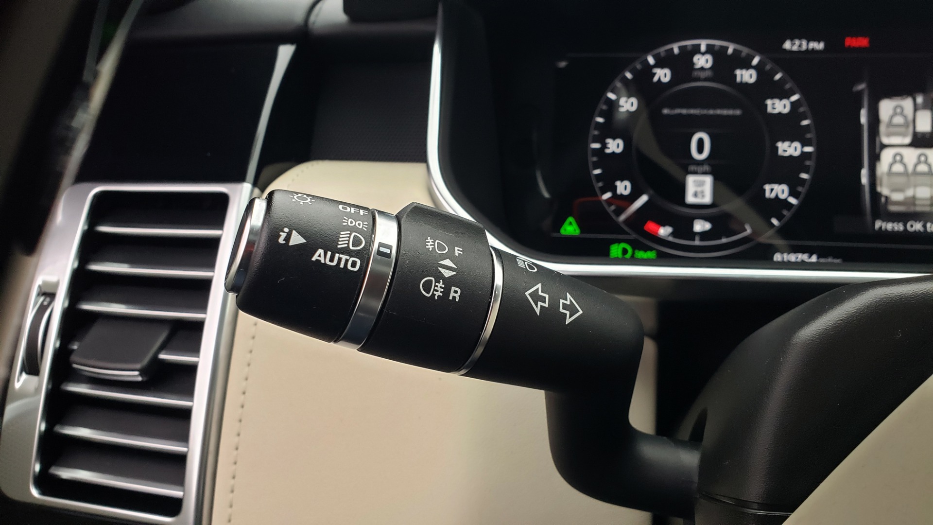 Used 2018 Land Rover RANGE ROVER AUTOBIOGRAPHY SC V8 / LONG / NAV / PANOROOF / ENT SYS / REARVIEW for sale Sold at Formula Imports in Charlotte NC 28227 51