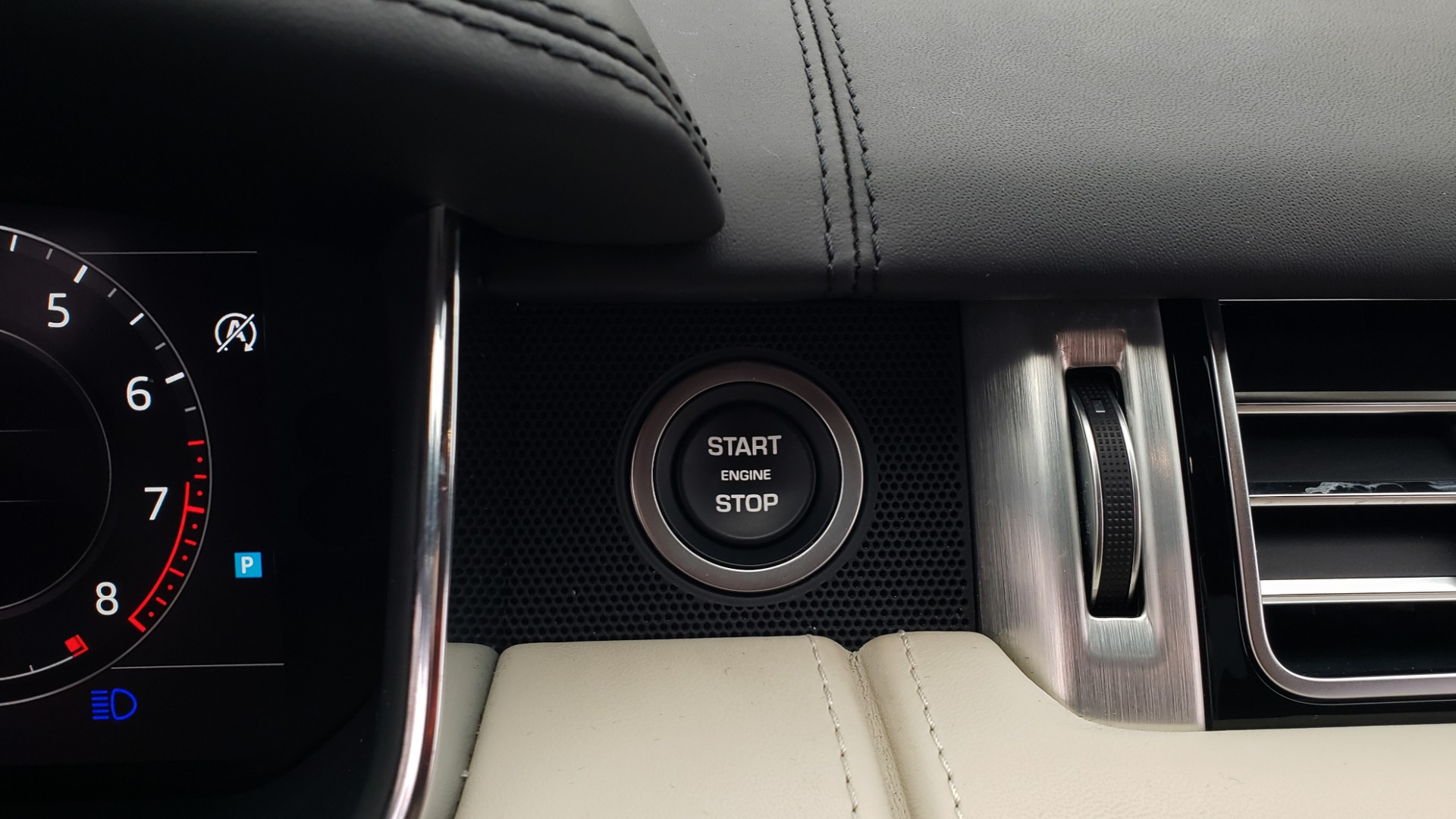 Used 2018 Land Rover RANGE ROVER AUTOBIOGRAPHY SC V8 / LONG / NAV / PANOROOF / ENT SYS / REARVIEW for sale Sold at Formula Imports in Charlotte NC 28227 55