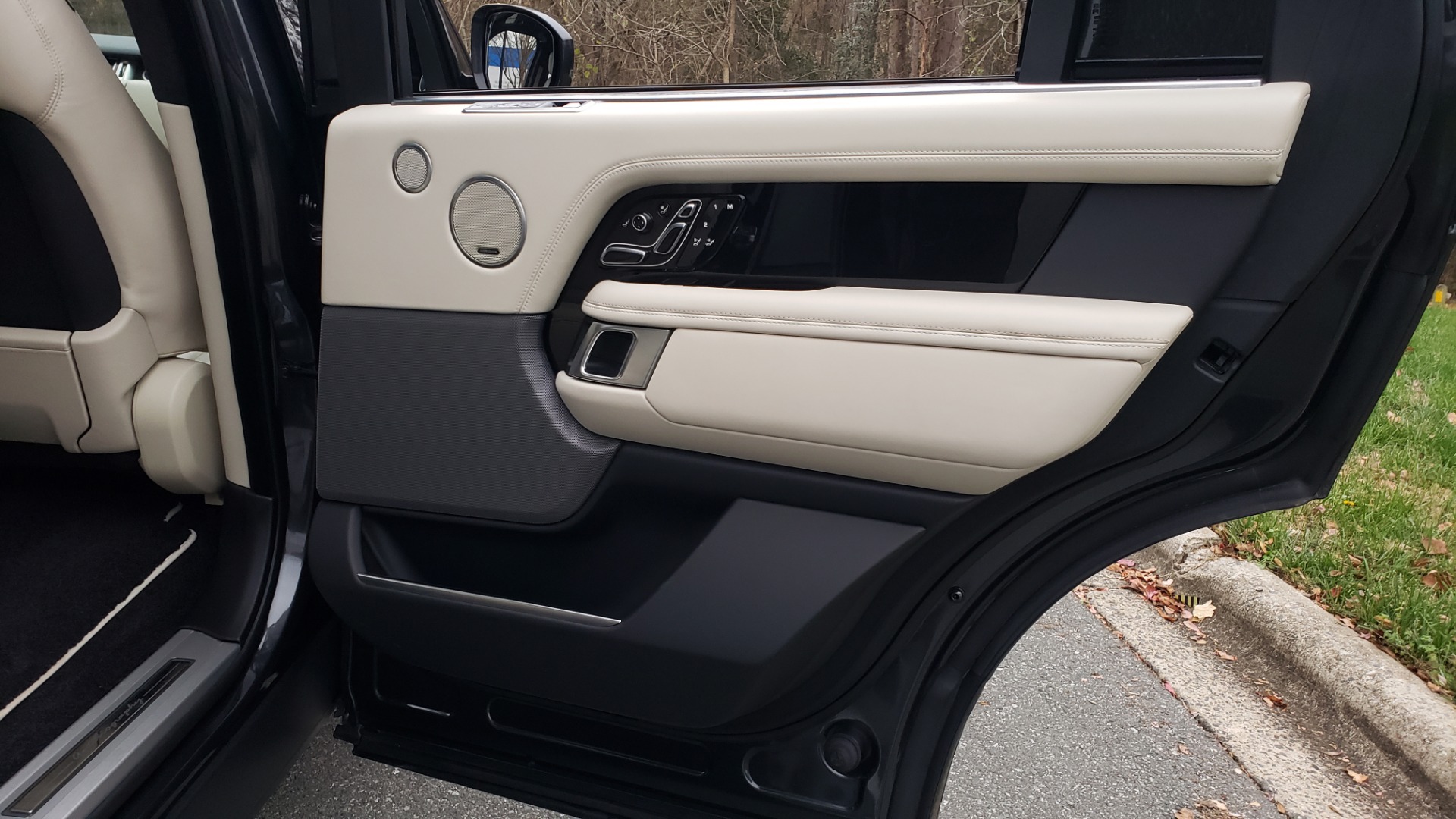 Used 2018 Land Rover RANGE ROVER AUTOBIOGRAPHY SC V8 / LONG / NAV / PANOROOF / ENT SYS / REARVIEW for sale Sold at Formula Imports in Charlotte NC 28227 80