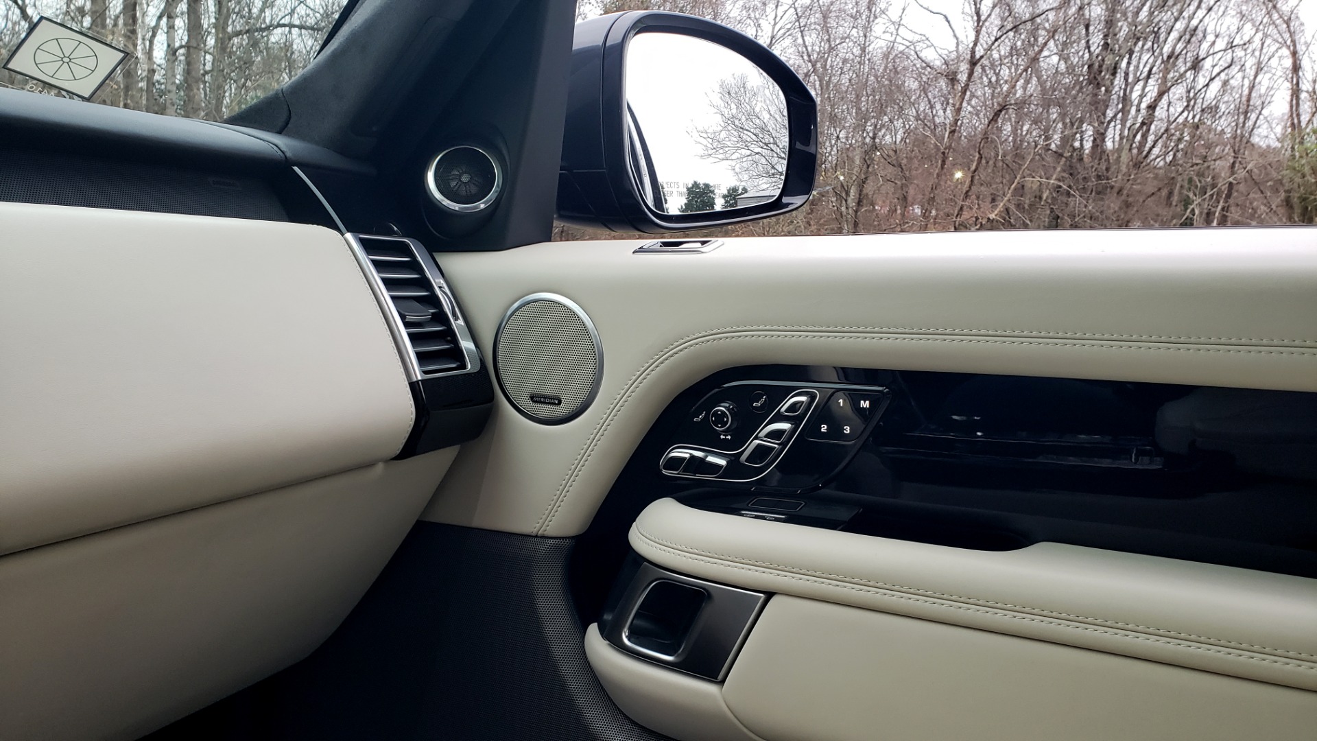 Used 2018 Land Rover RANGE ROVER AUTOBIOGRAPHY SC V8 / LONG / NAV / PANOROOF / ENT SYS / REARVIEW for sale Sold at Formula Imports in Charlotte NC 28227 83
