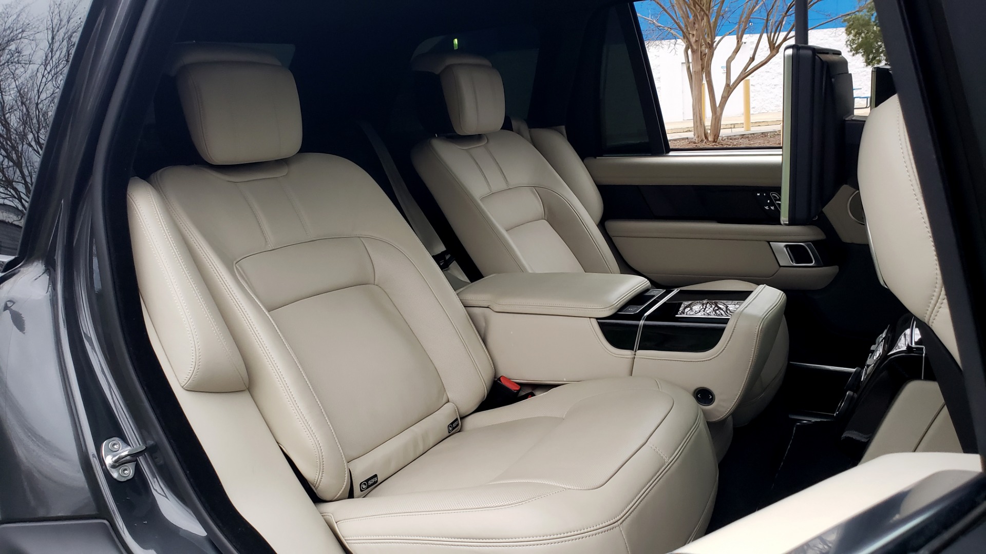 Used 2018 Land Rover RANGE ROVER AUTOBIOGRAPHY SC V8 / LONG / NAV / PANOROOF / ENT SYS / REARVIEW for sale Sold at Formula Imports in Charlotte NC 28227 87