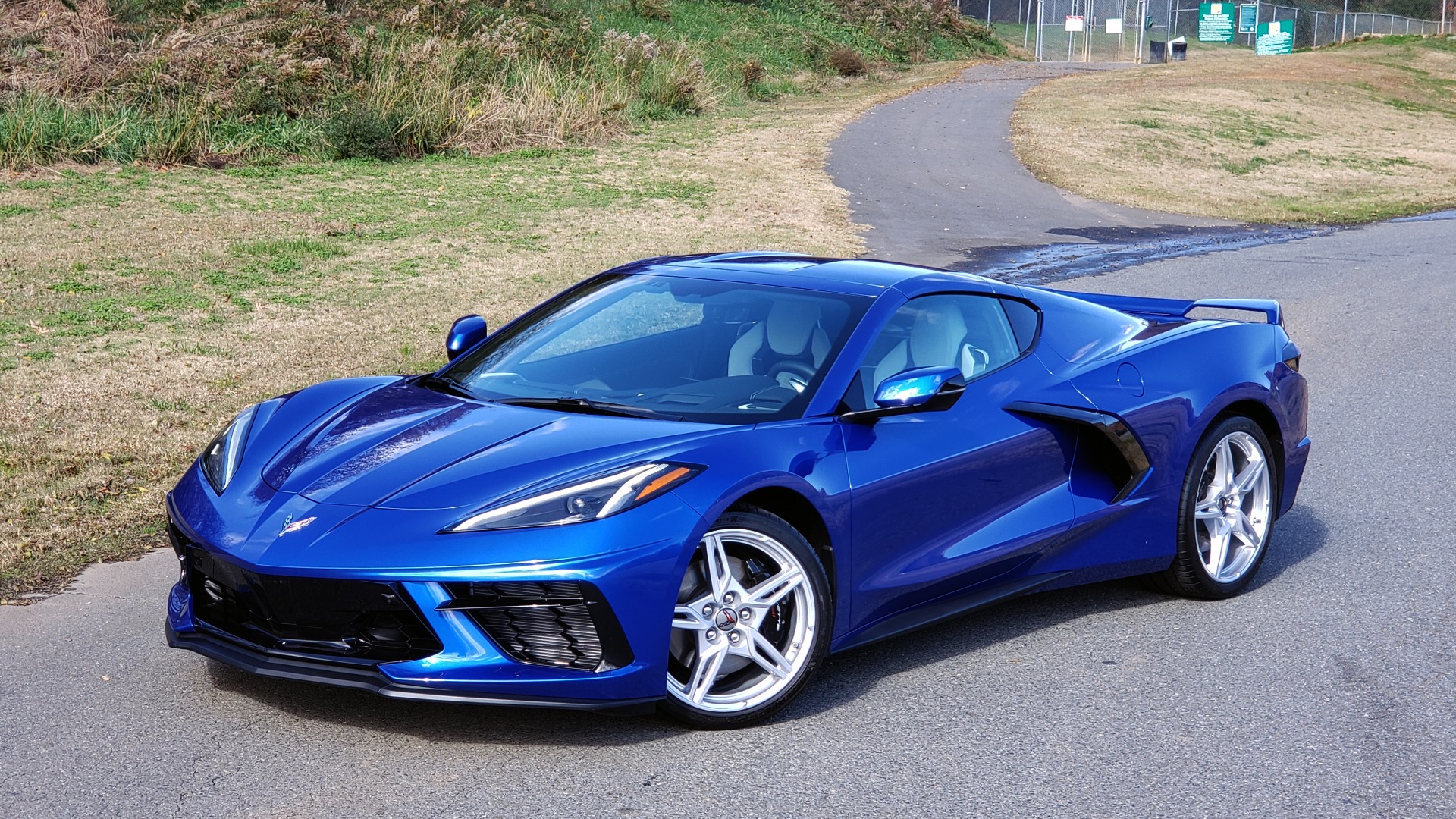 Used 2020 Chevrolet C8 CORVETTE STINGRAY 2LT COUPE / NAV / HUD / BOSE / GT2 SEATS / FRONT LIFT / REARVIEW for sale Sold at Formula Imports in Charlotte NC 28227 4