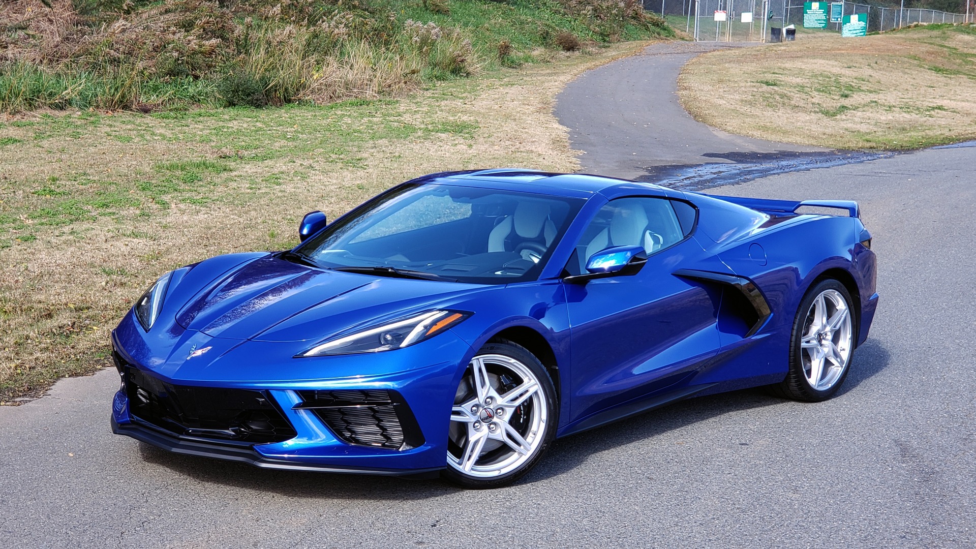 Used 2020 Chevrolet C8 CORVETTE STINGRAY 2LT COUPE / NAV / HUD / BOSE / GT2 SEATS / FRONT LIFT / REARVIEW for sale Sold at Formula Imports in Charlotte NC 28227 4