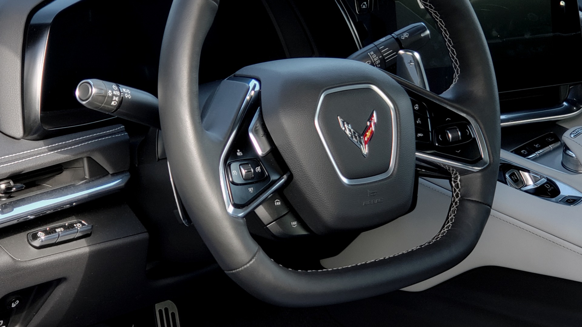 Used 2020 Chevrolet C8 CORVETTE STINGRAY 2LT COUPE / NAV / HUD / BOSE / GT2 SEATS / FRONT LIFT / REARVIEW for sale Sold at Formula Imports in Charlotte NC 28227 48