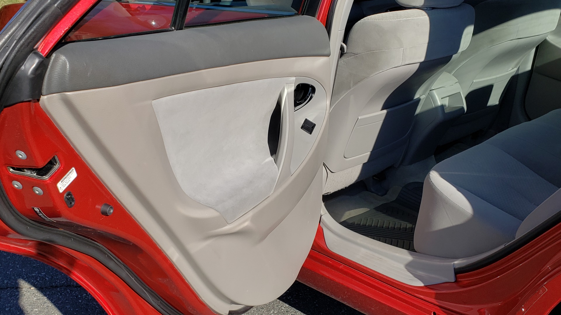 Used 2009 Toyota CAMRY LE / 2.4L SEDAN / FWD / 4-CYL / AUTO / CLOTH / CLEAN for sale Sold at Formula Imports in Charlotte NC 28227 41