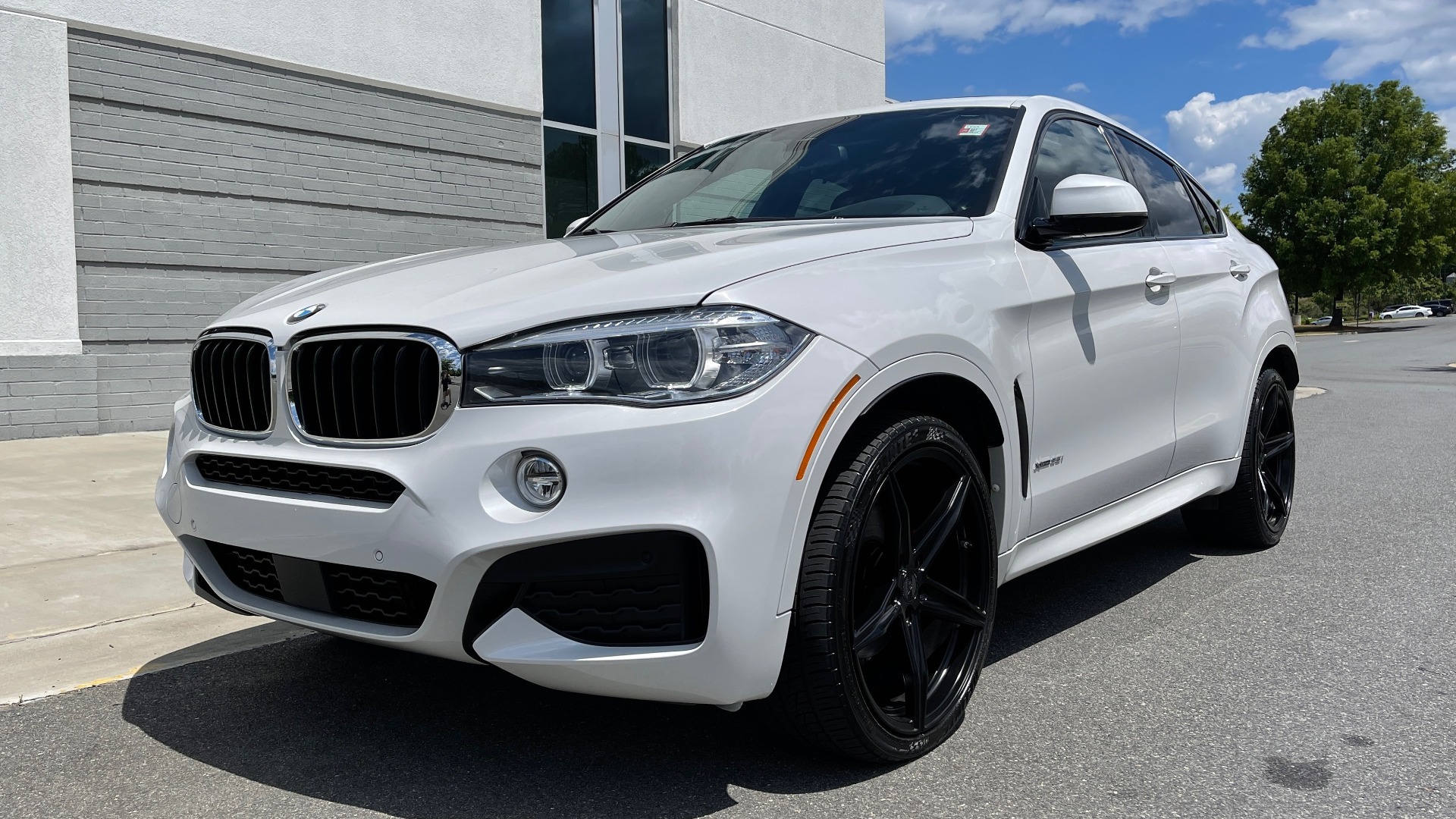 Used 2018 BMW X6 XDRIVE35I M-SPORT / NAV / DRVR ASST PLUS / ADAPT M-SUSP / REARVIEW for sale Sold at Formula Imports in Charlotte NC 28227 4