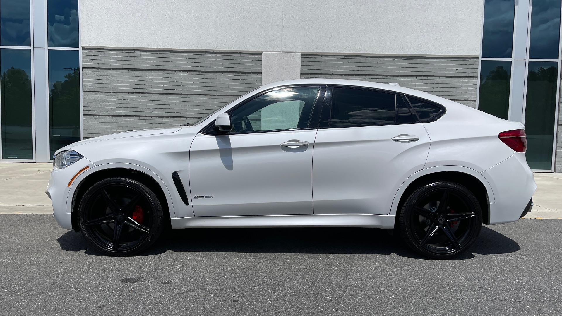 Used 2018 BMW X6 XDRIVE35I M-SPORT / NAV / DRVR ASST PLUS / ADAPT M-SUSP / REARVIEW for sale Sold at Formula Imports in Charlotte NC 28227 5