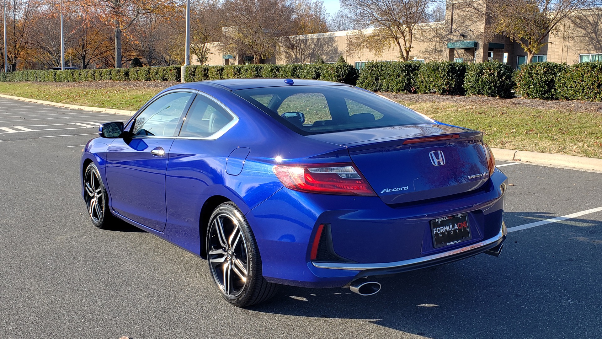 Used 2017 Honda ACCORD COUPE TOURING V6 / 2-DR / NAV / SUNROOF / LANEWATCH / CMBS for sale Sold at Formula Imports in Charlotte NC 28227 5
