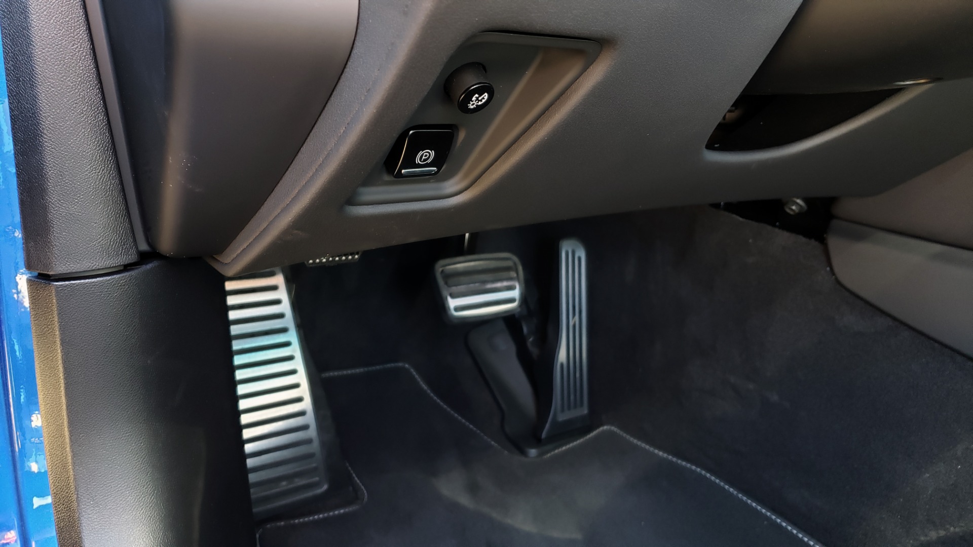 Used 2020 Chevrolet C8 CORVETTE STINGRAY 2LT COUPE / NAV / HUD / BOSE / GT2 SEATS / FRONT LIFT / REARVIEW for sale Sold at Formula Imports in Charlotte NC 28227 53