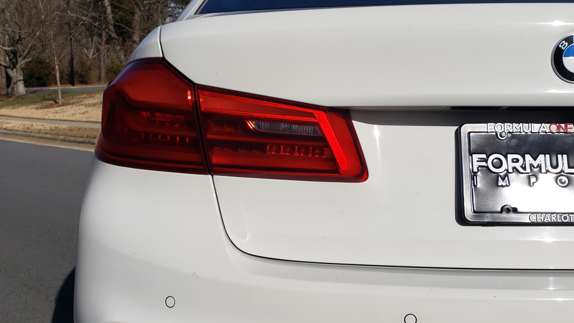 Used 2017 BMW 5 SERIES 540I PREMIUM / M-SPORT / PDC / APPLE CAR PLAY / WIFI for sale Sold at Formula Imports in Charlotte NC 28227 31