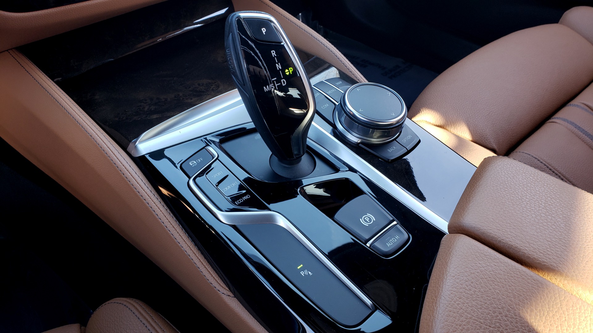 Used 2017 BMW 5 SERIES 540I PREMIUM / M-SPORT / PDC / APPLE CAR PLAY / WIFI for sale Sold at Formula Imports in Charlotte NC 28227 57
