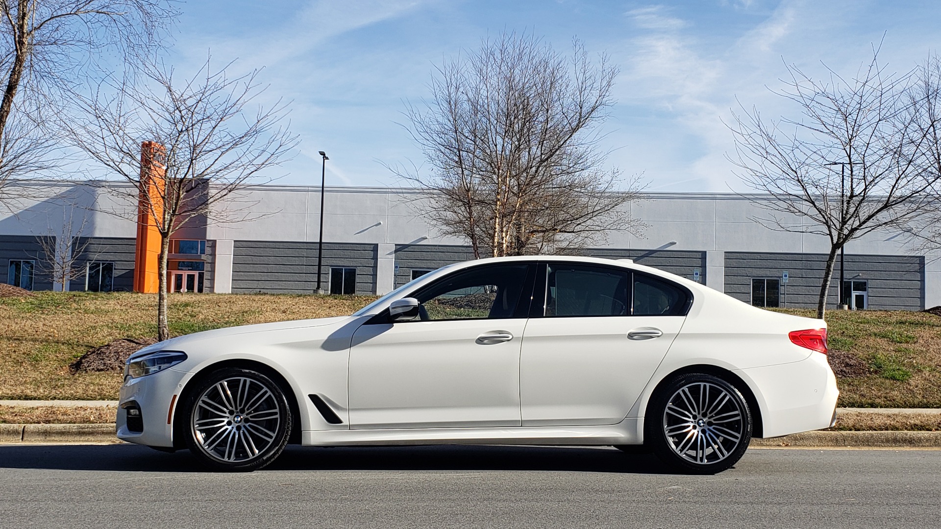 Used 2017 BMW 5 SERIES 540I PREMIUM / M-SPORT / PDC / APPLE CAR PLAY / WIFI for sale Sold at Formula Imports in Charlotte NC 28227 6