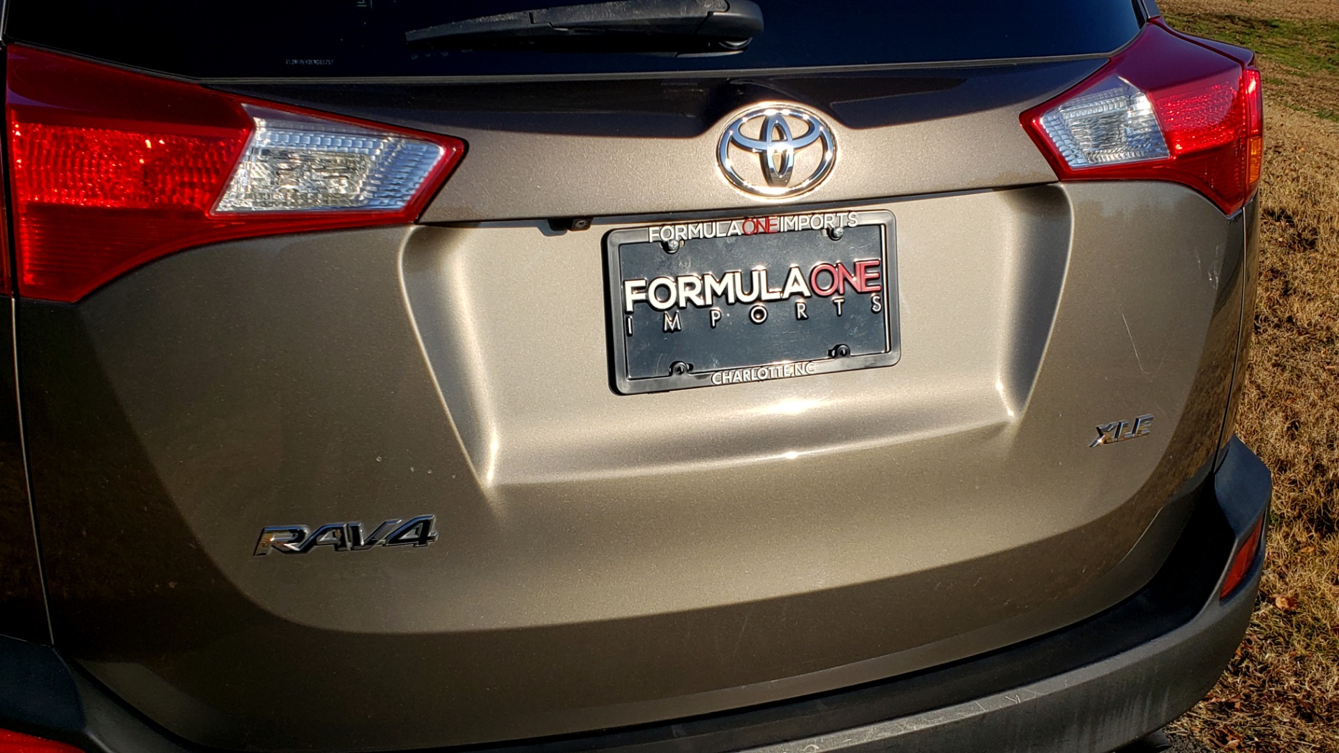 Used 2014 Toyota RAV4 XLE / FWD / 2.5L 4-CYL / 6-SPD AUTO / 17IN ALLOY / REARVIEW for sale Sold at Formula Imports in Charlotte NC 28227 12