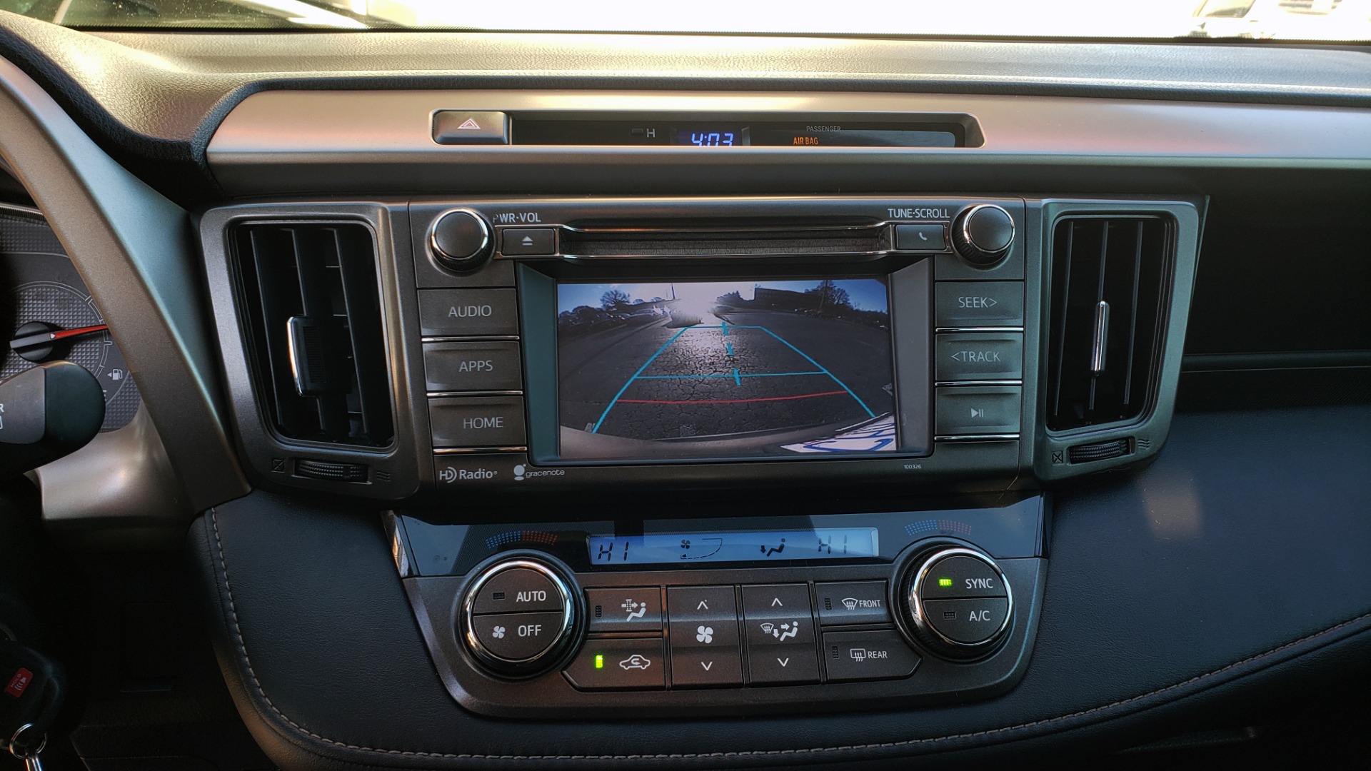 Used 2014 Toyota RAV4 XLE / FWD / 2.5L 4-CYL / 6-SPD AUTO / 17IN ALLOY / REARVIEW for sale Sold at Formula Imports in Charlotte NC 28227 21