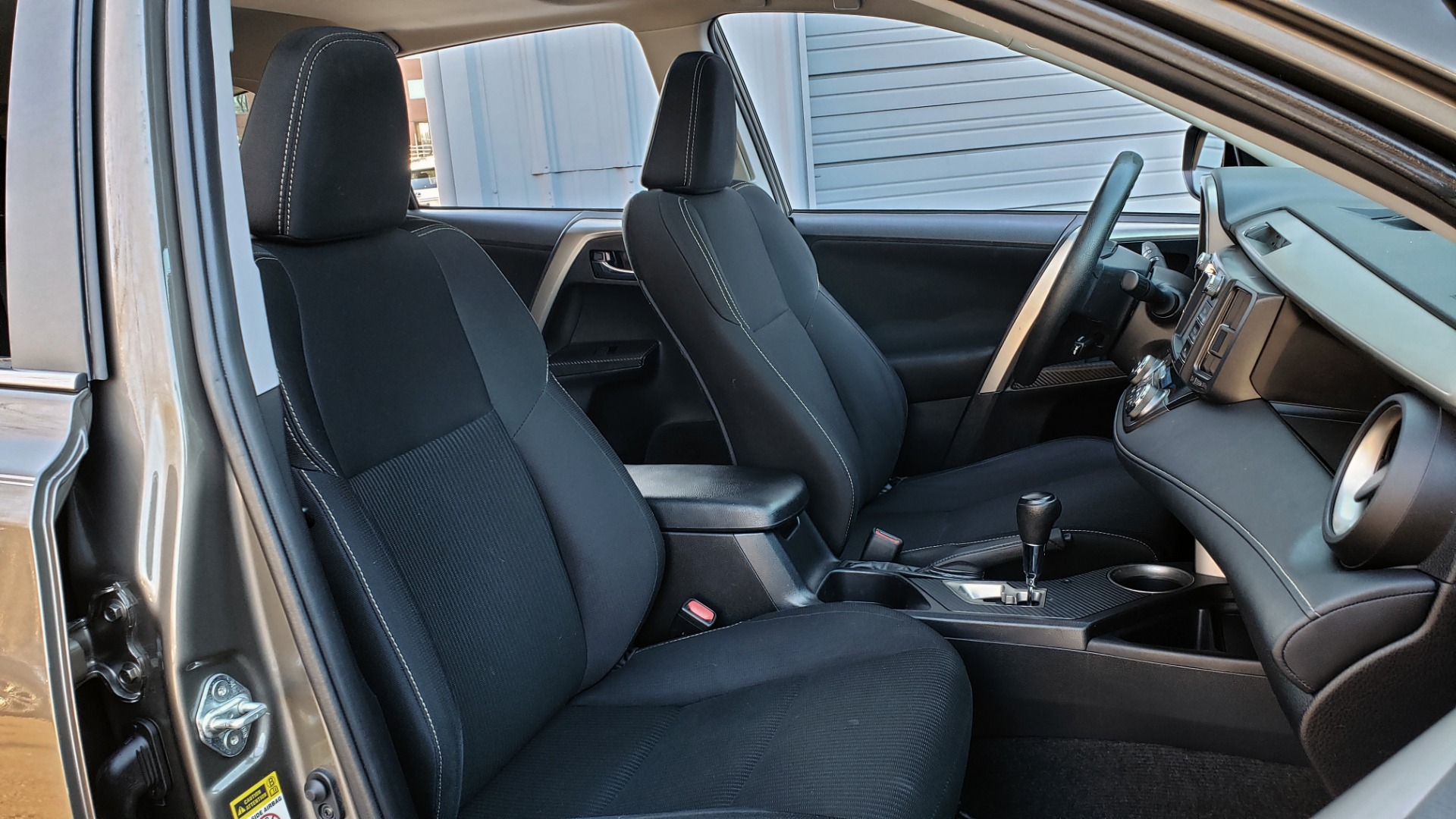 Used 2014 Toyota RAV4 XLE / FWD / 2.5L 4-CYL / 6-SPD AUTO / 17IN ALLOY / REARVIEW for sale Sold at Formula Imports in Charlotte NC 28227 50