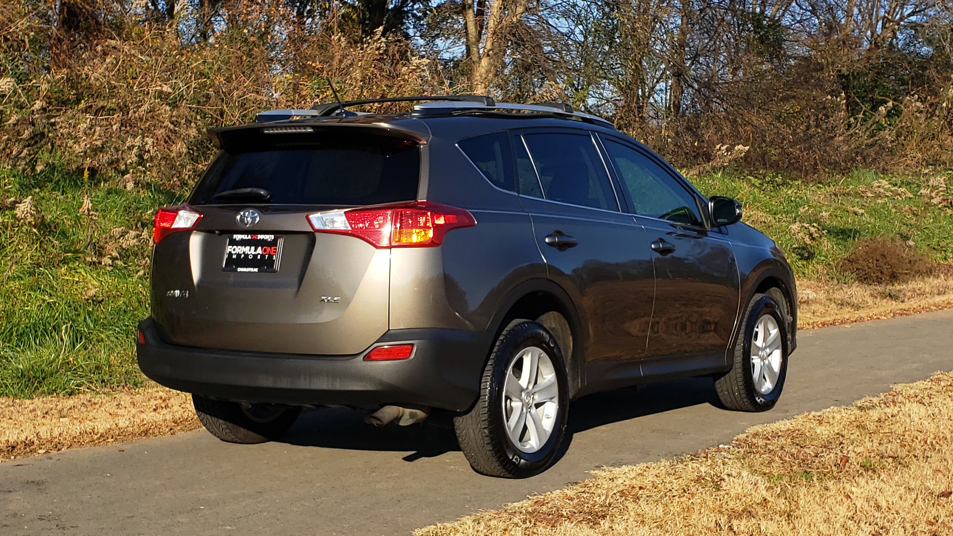 Used 2014 Toyota RAV4 XLE / FWD / 2.5L 4-CYL / 6-SPD AUTO / 17IN ALLOY / REARVIEW for sale Sold at Formula Imports in Charlotte NC 28227 8