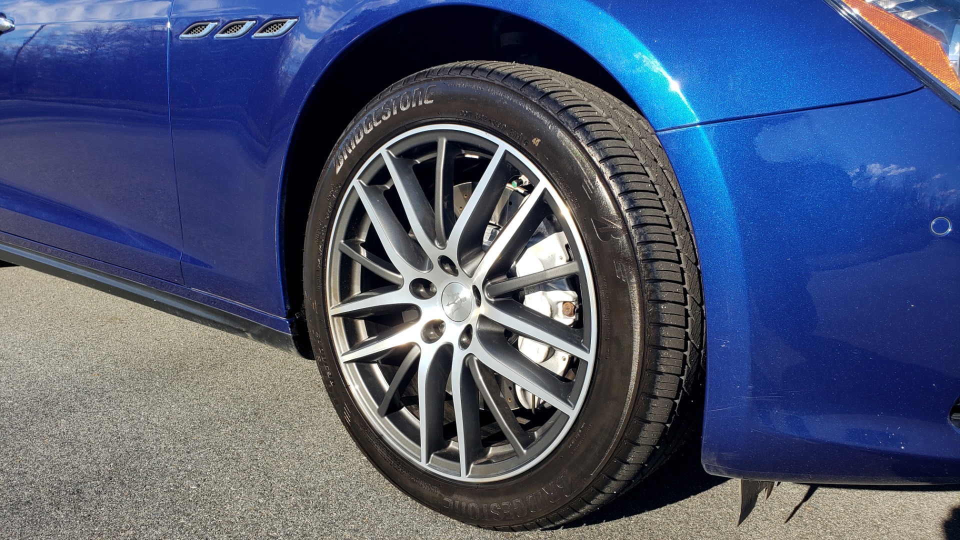 Used 2015 Maserati GHIBLI 3.0L SEDAN / TWIN-TURBO V6 / NAV / SUNROOF / REARVIEW for sale Sold at Formula Imports in Charlotte NC 28227 15