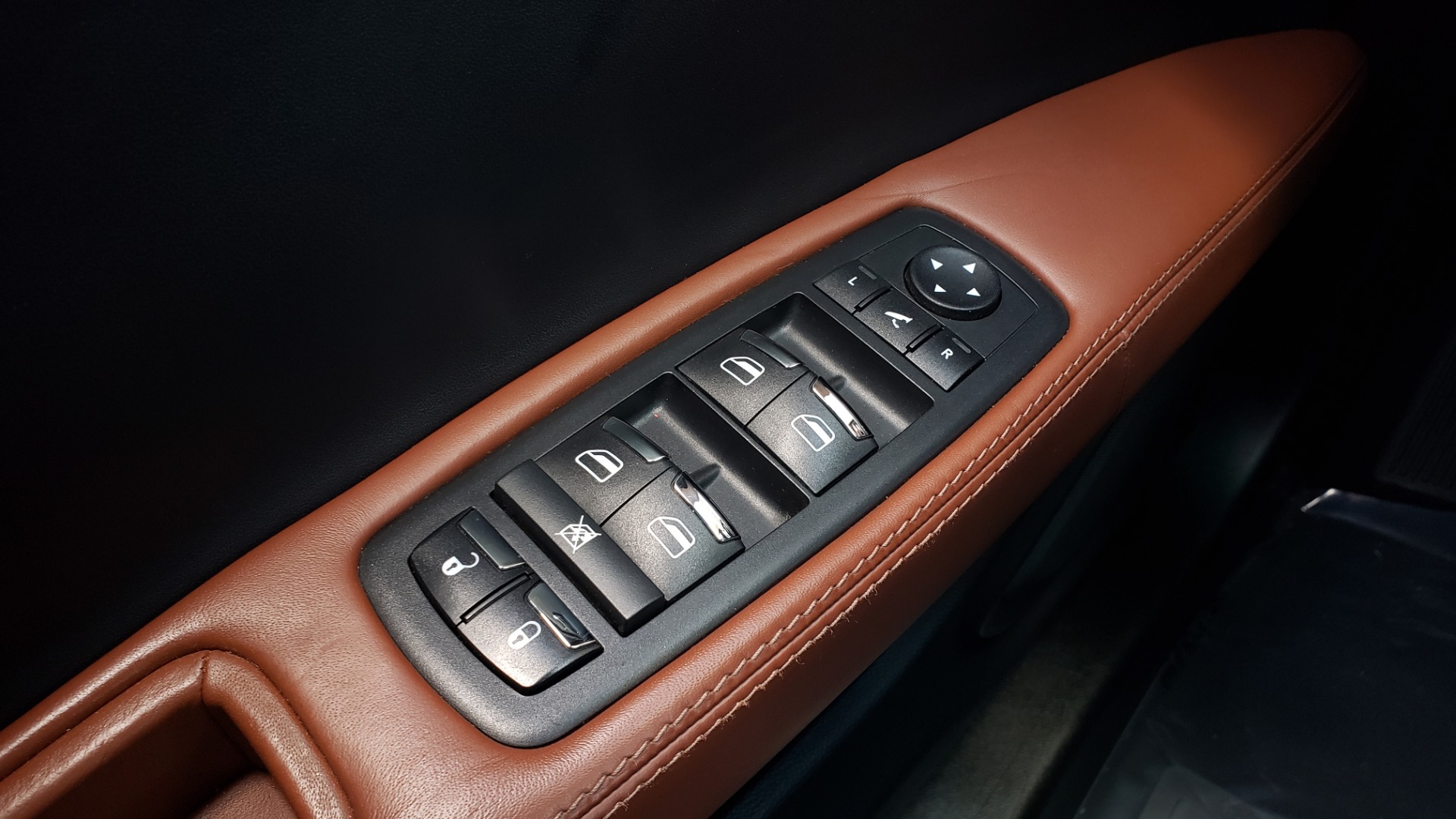 Used 2015 Maserati GHIBLI 3.0L SEDAN / TWIN-TURBO V6 / NAV / SUNROOF / REARVIEW for sale Sold at Formula Imports in Charlotte NC 28227 38