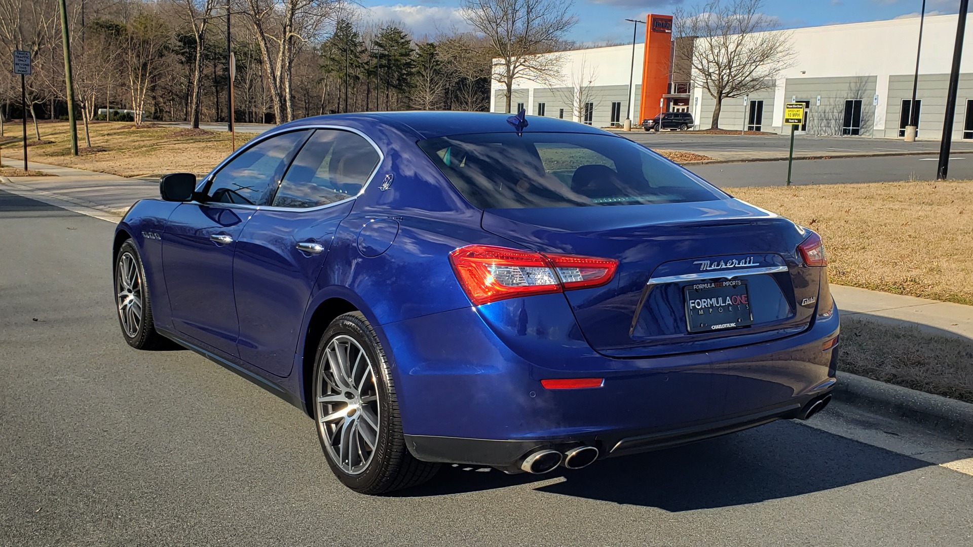 Used 2015 Maserati GHIBLI 3.0L SEDAN / TWIN-TURBO V6 / NAV / SUNROOF / REARVIEW for sale Sold at Formula Imports in Charlotte NC 28227 4