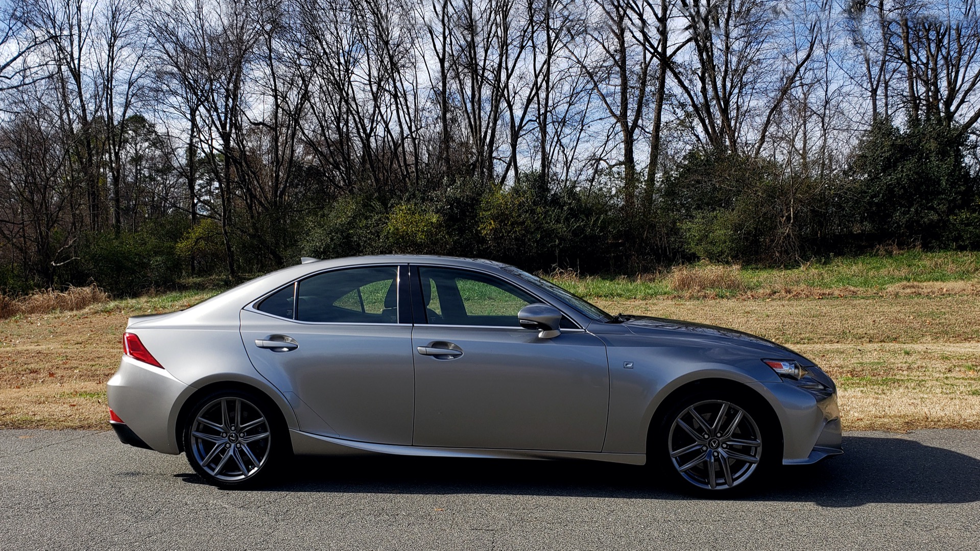 Used 2016 Lexus IS 200t F-SPORT / SUNROOF / NAV / BSM / DYNAMIC RADAR CRUISE for sale Sold at Formula Imports in Charlotte NC 28227 10
