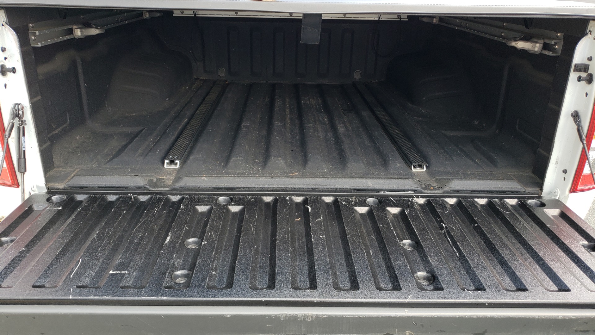 Used 2019 Nissan FRONTIER SL CREW CAB / 4X4 / NAV / SUNROOF / ROCKFORD FOSGATE / LOADED for sale Sold at Formula Imports in Charlotte NC 28227 18