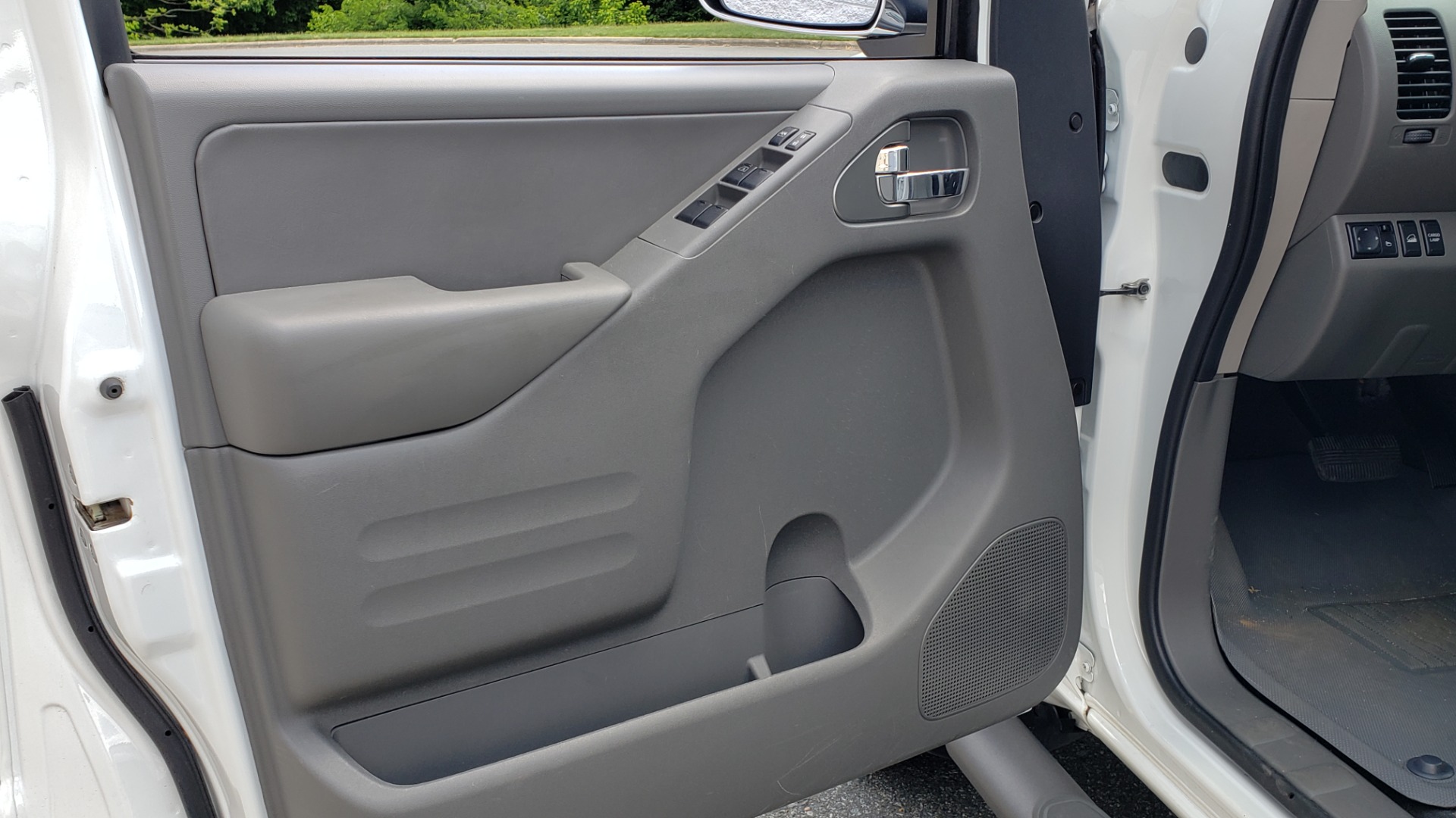 Used 2019 Nissan FRONTIER SL CREW CAB / 4X4 / NAV / SUNROOF / ROCKFORD FOSGATE / LOADED for sale Sold at Formula Imports in Charlotte NC 28227 31