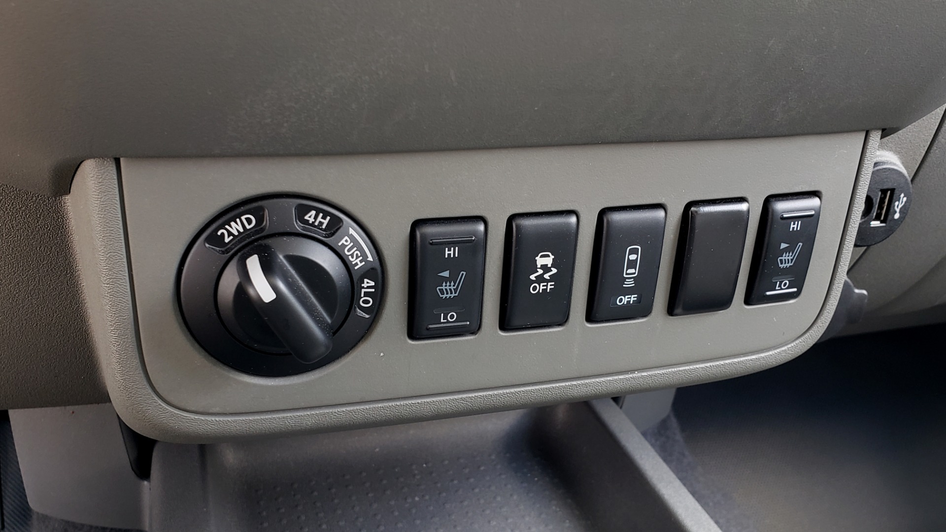 Used 2019 Nissan FRONTIER SL CREW CAB / 4X4 / NAV / SUNROOF / ROCKFORD FOSGATE / LOADED for sale Sold at Formula Imports in Charlotte NC 28227 46