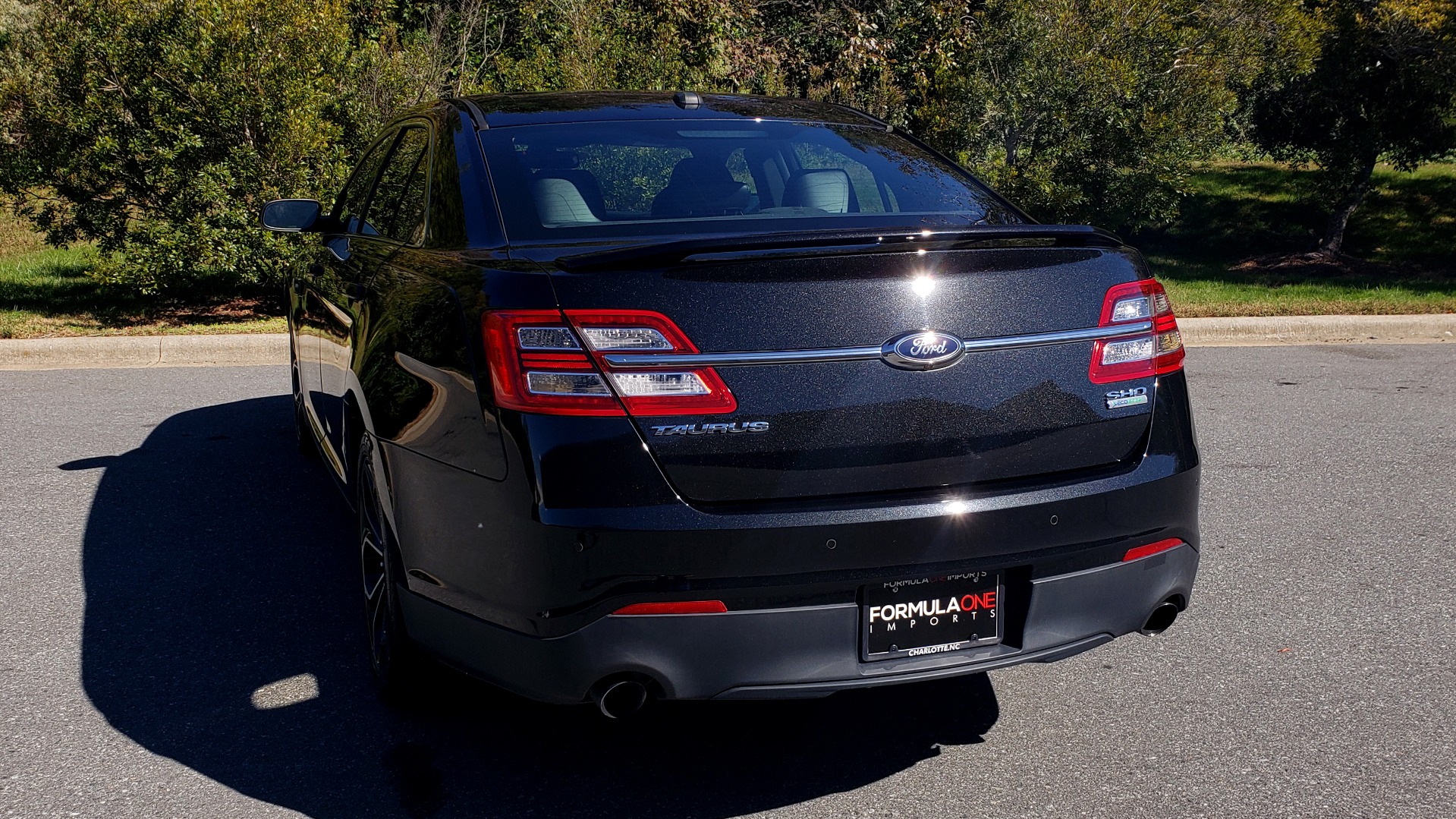 Used 2015 Ford TAURUS SHO 3.5L ECOBOOST V6 / NAV / SUNROOF / HTD STS / BSM / REARVIEW for sale Sold at Formula Imports in Charlotte NC 28227 19