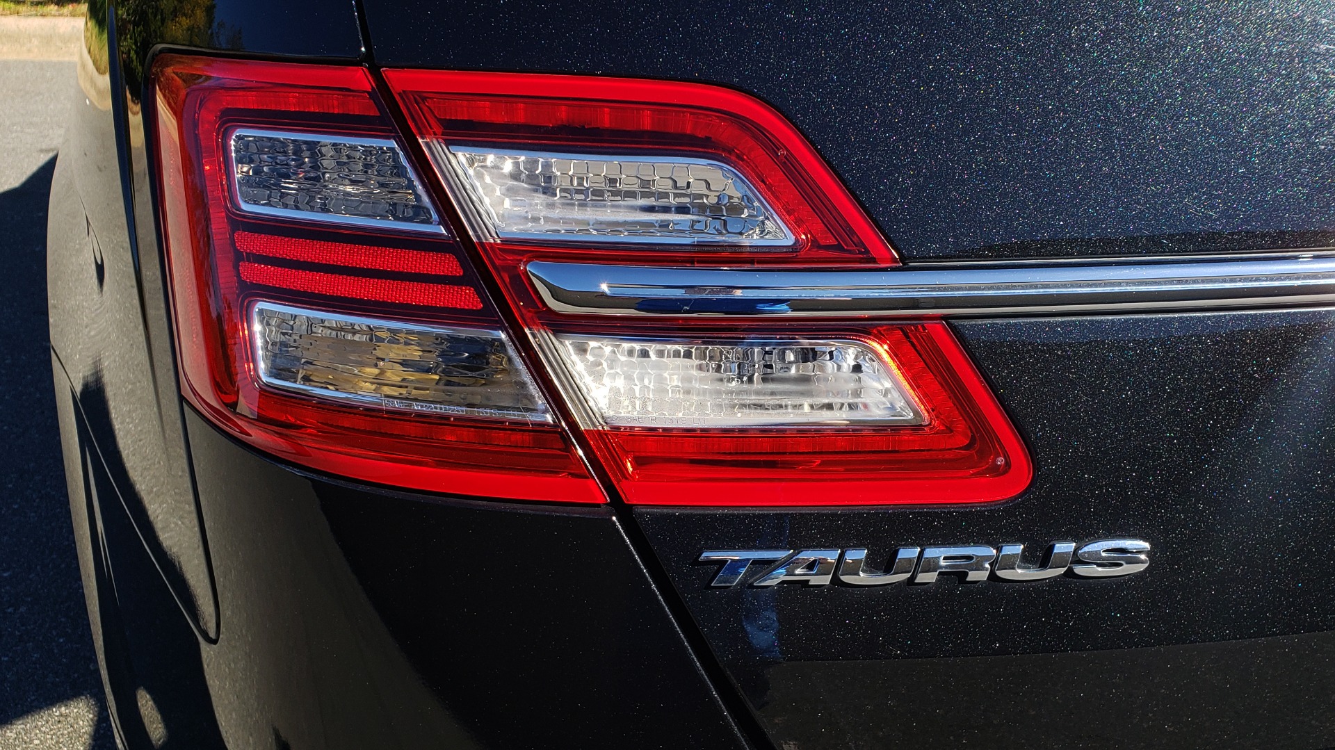 Used 2015 Ford TAURUS SHO 3.5L ECOBOOST V6 / NAV / SUNROOF / HTD STS / BSM / REARVIEW for sale Sold at Formula Imports in Charlotte NC 28227 20