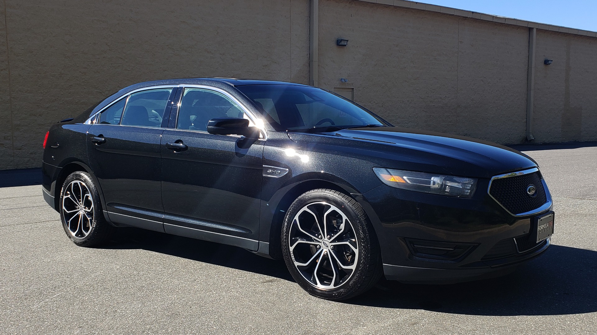 Used 2015 Ford TAURUS SHO 3.5L ECOBOOST V6 / NAV / SUNROOF / HTD STS / BSM / REARVIEW for sale Sold at Formula Imports in Charlotte NC 28227 5