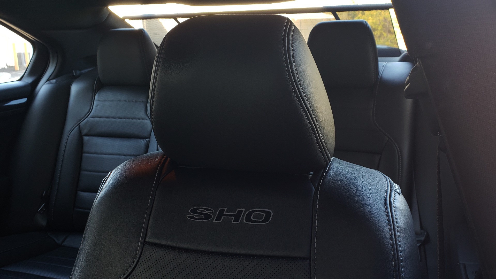 Used 2015 Ford TAURUS SHO 3.5L ECOBOOST V6 / NAV / SUNROOF / HTD STS / BSM / REARVIEW for sale Sold at Formula Imports in Charlotte NC 28227 50