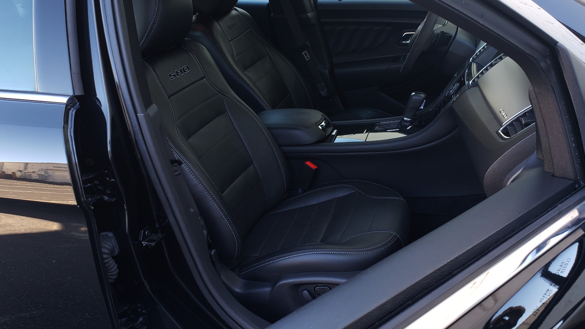 Used 2015 Ford TAURUS SHO 3.5L ECOBOOST V6 / NAV / SUNROOF / HTD STS / BSM / REARVIEW for sale Sold at Formula Imports in Charlotte NC 28227 59